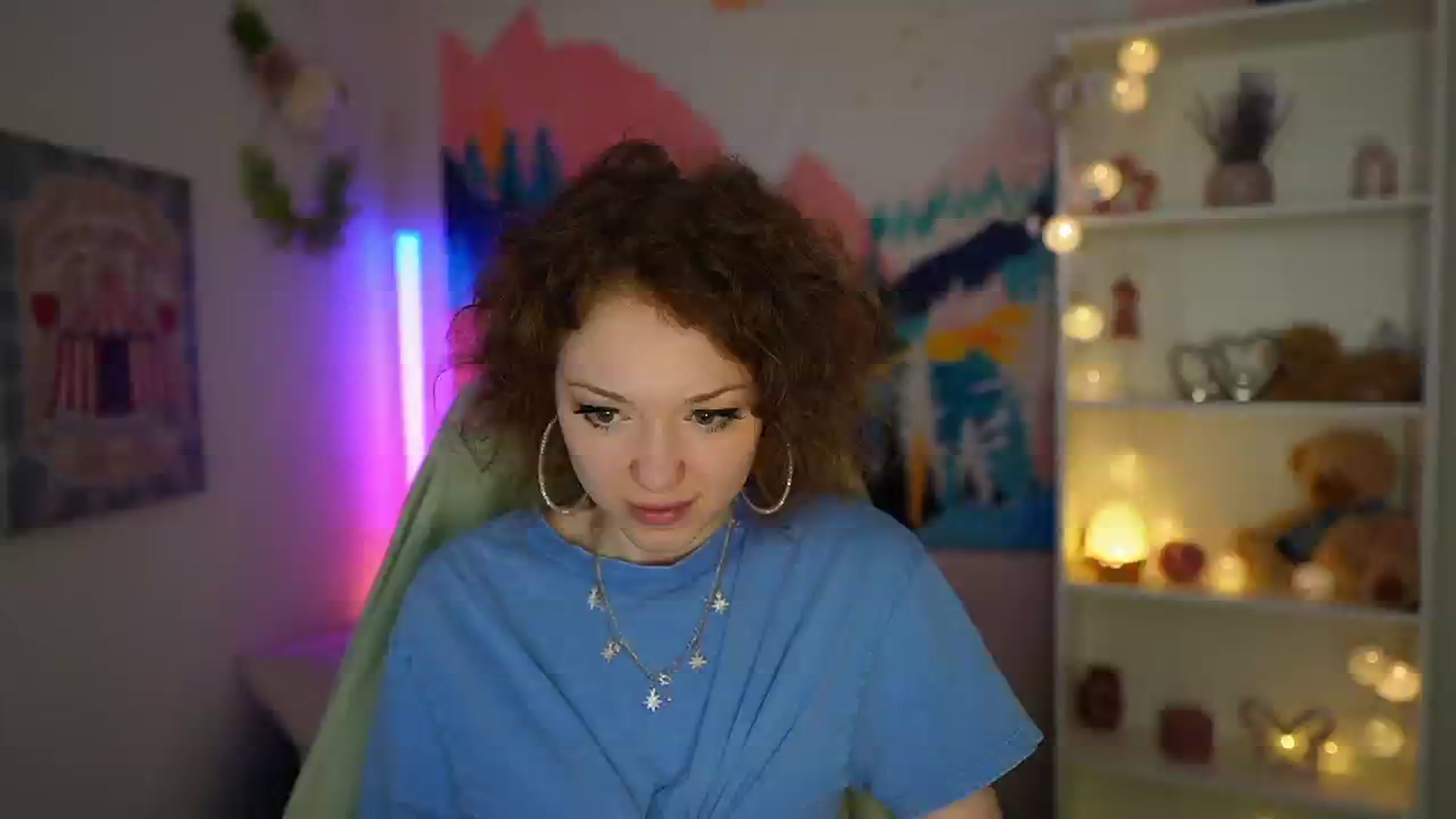 Gallery image thumbnail from Eva_grey18's myfreecams stream on, 05/15/2024, 03:36 image 6 of 20