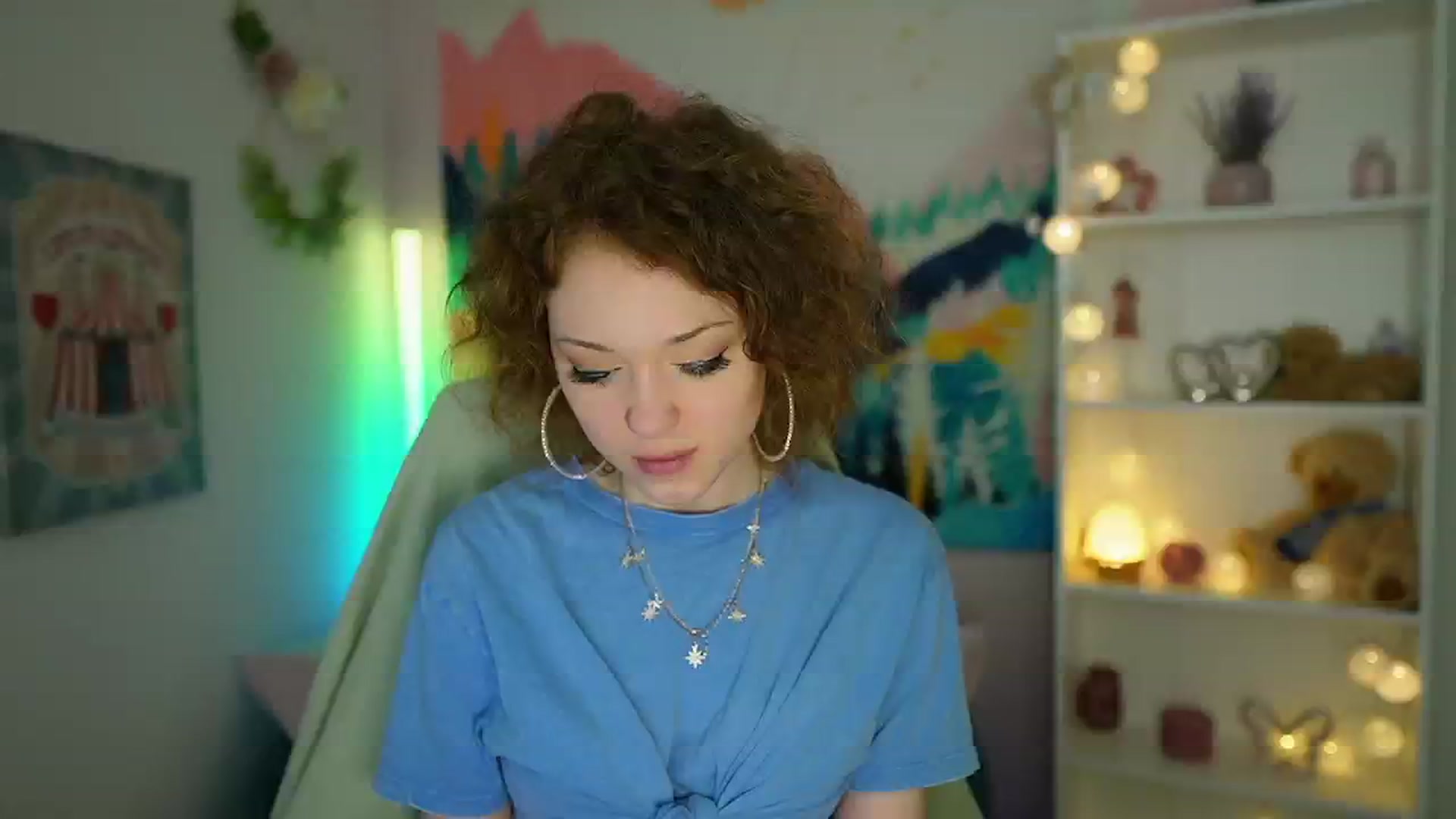Gallery image thumbnail from Eva_grey18's myfreecams stream on, 05/15/2024, 03:36 image 8 of 20