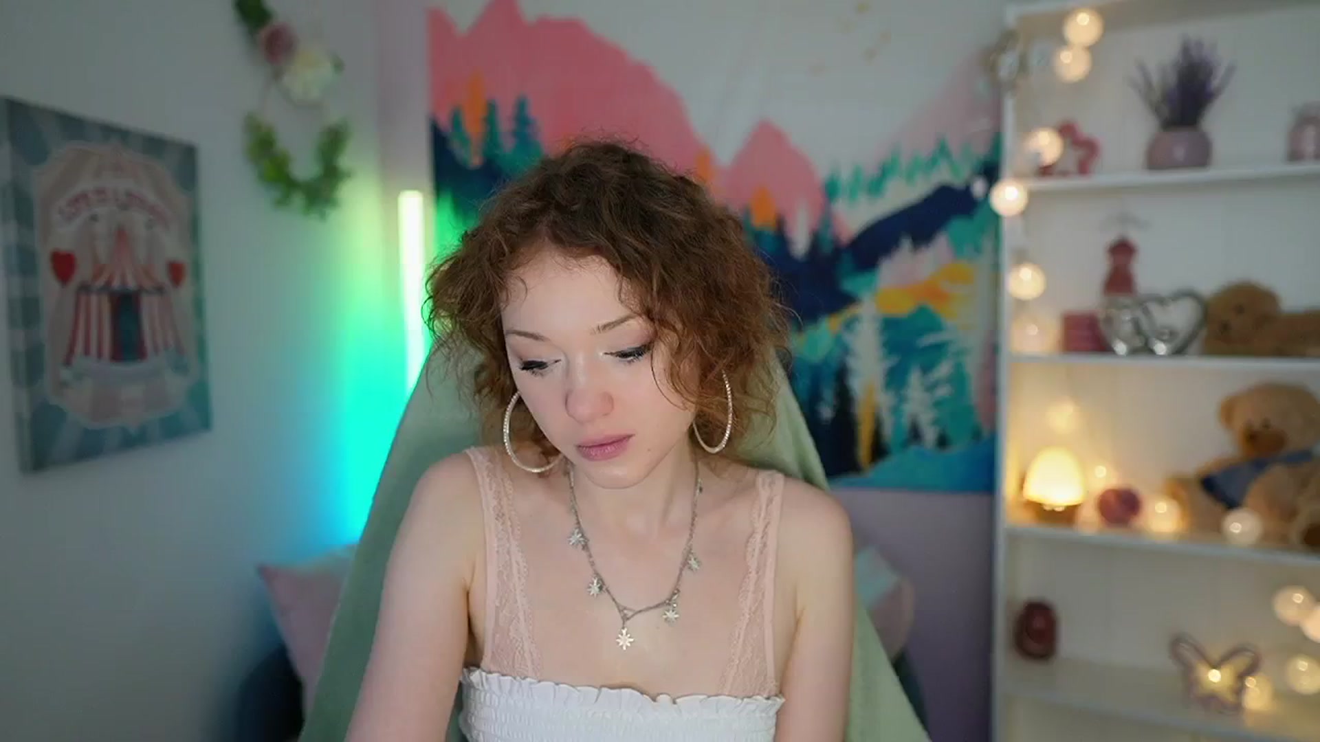 Gallery image thumbnail from Eva_grey18's myfreecams stream on, 05/17/2024, 19:54 image 14 of 20