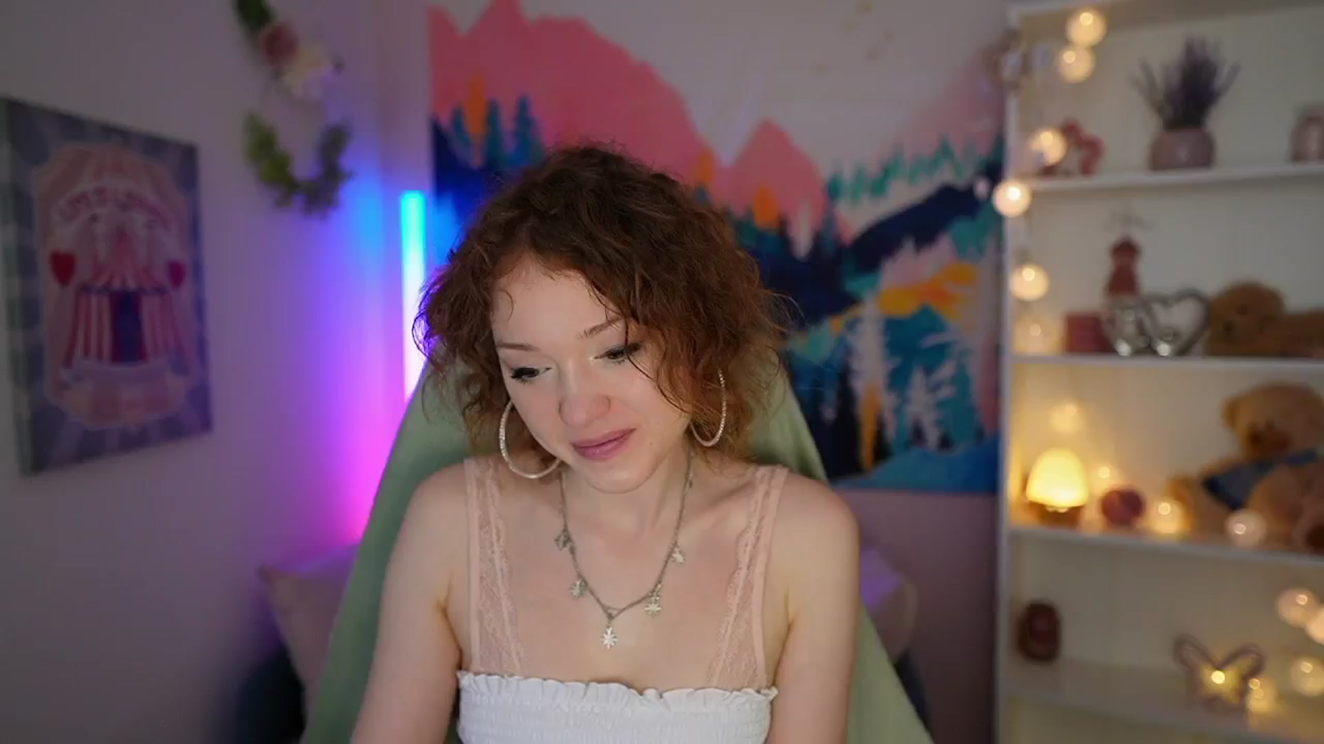 Gallery image thumbnail from Eva_grey18's myfreecams stream on, 05/17/2024, 19:54 image 10 of 20