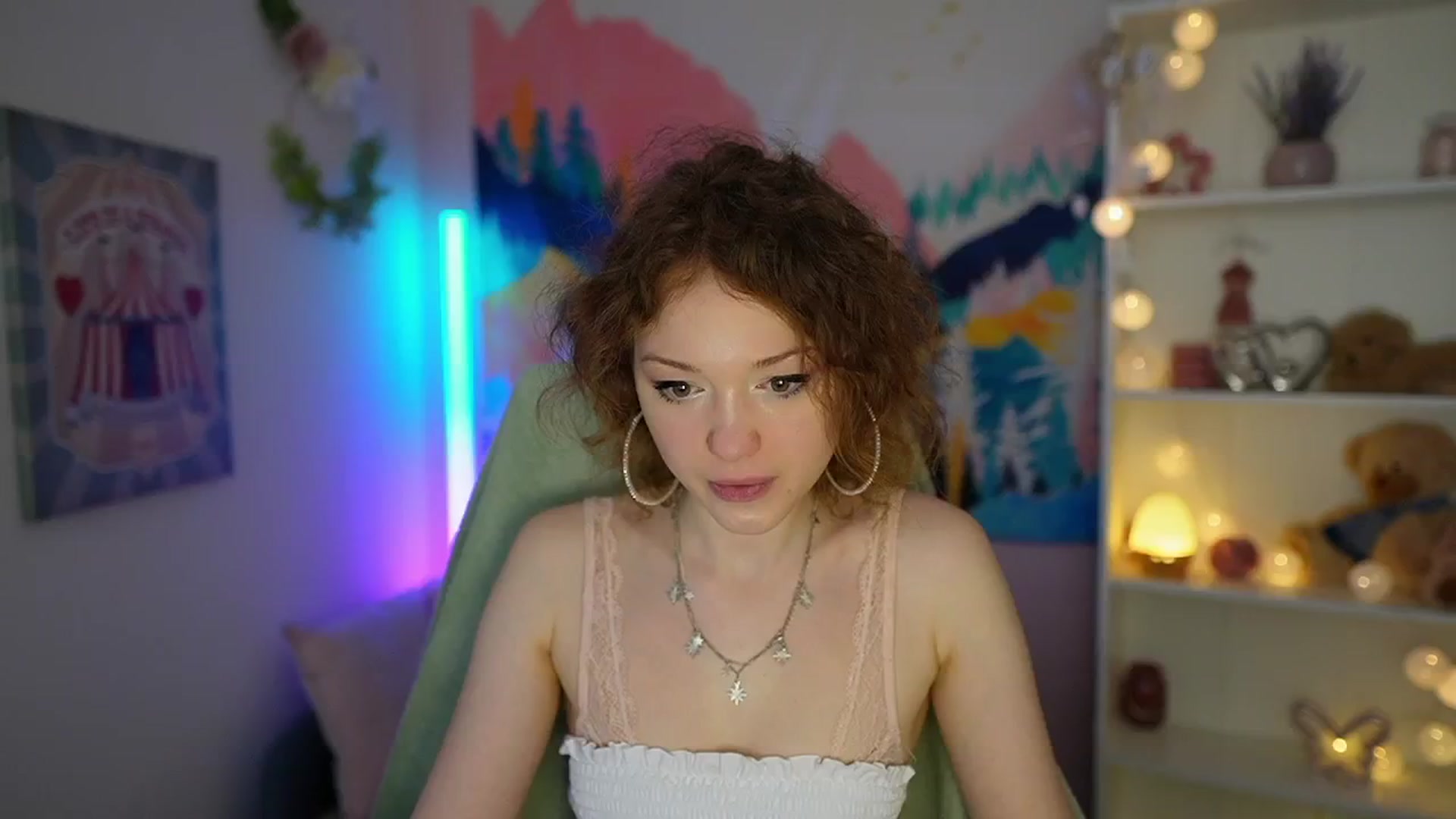 Gallery image thumbnail from Eva_grey18's myfreecams stream on, 05/17/2024, 21:56 image 5 of 20