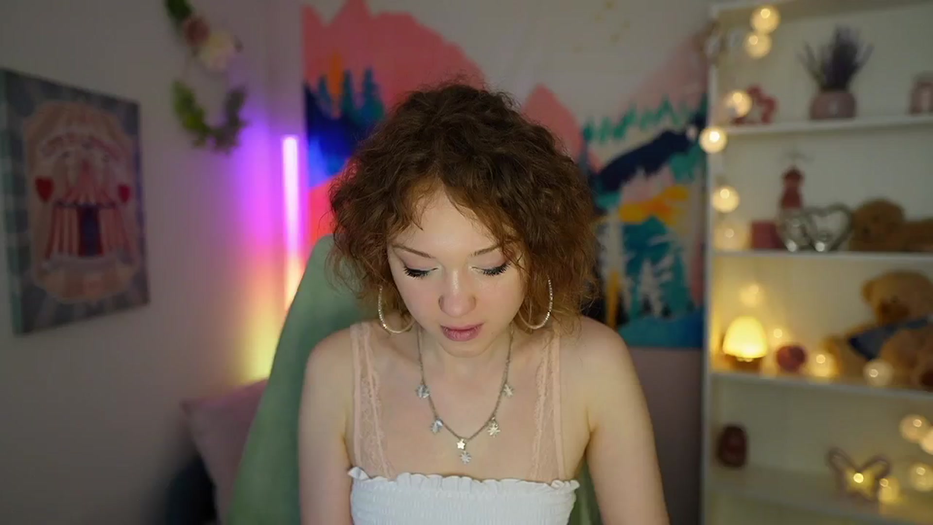 Gallery image thumbnail from Eva_grey18's myfreecams stream on, 05/17/2024, 21:56 image 1 of 20