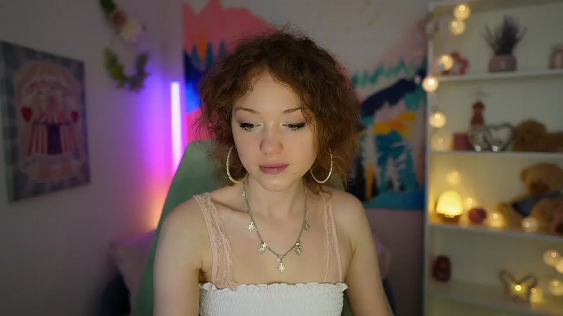 Gallery image thumbnail from Eva_grey18's myfreecams stream on, 05/17/2024, 21:56 image 2 of 20