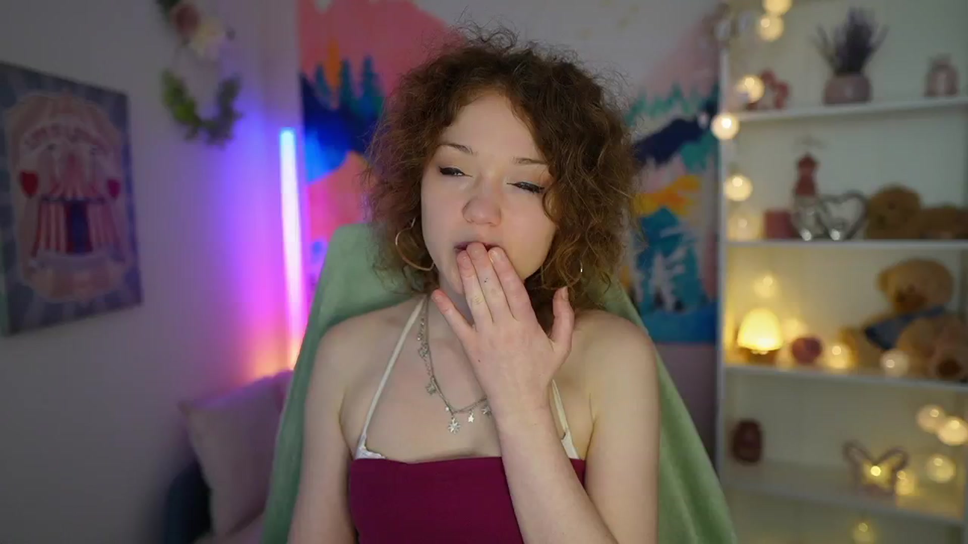 Gallery image thumbnail from Eva_grey18's myfreecams stream on, 05/20/2024, 24:58 image 4 of 20