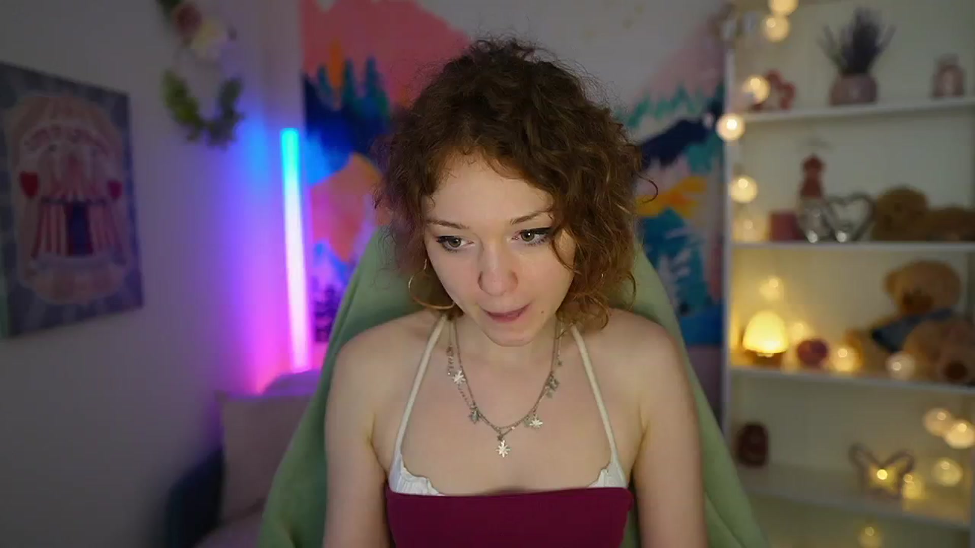 Gallery image thumbnail from Eva_grey18's myfreecams stream on, 05/20/2024, 03:24 image 17 of 20