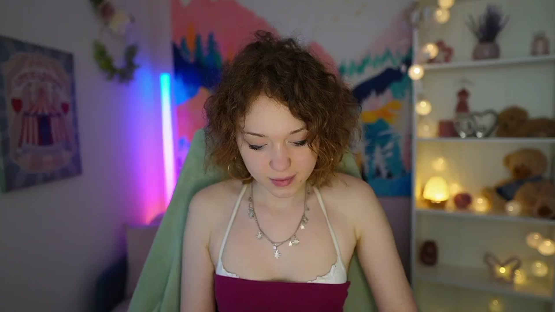 Gallery image thumbnail from Eva_grey18's myfreecams stream on, 05/20/2024, 04:25 image 18 of 20