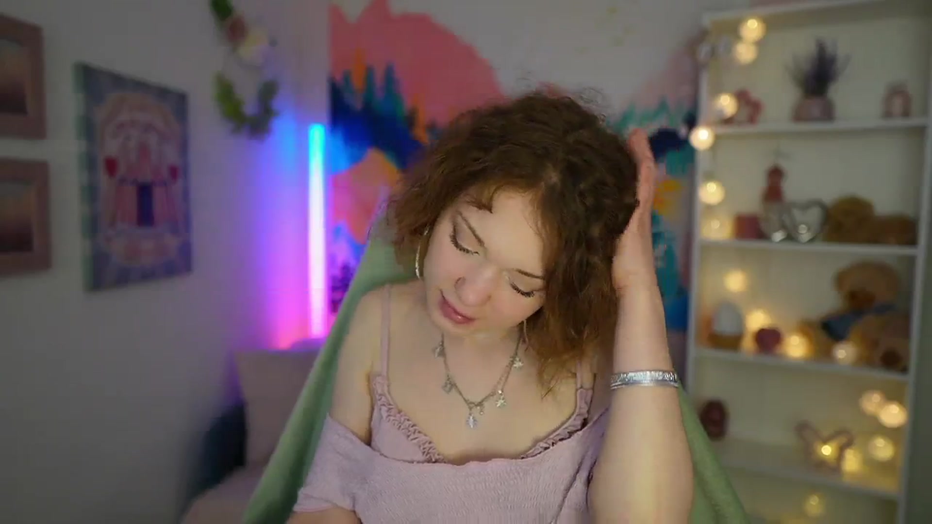 Gallery image thumbnail from Eva_grey18's myfreecams stream on, 05/20/2024, 19:44 image 10 of 20