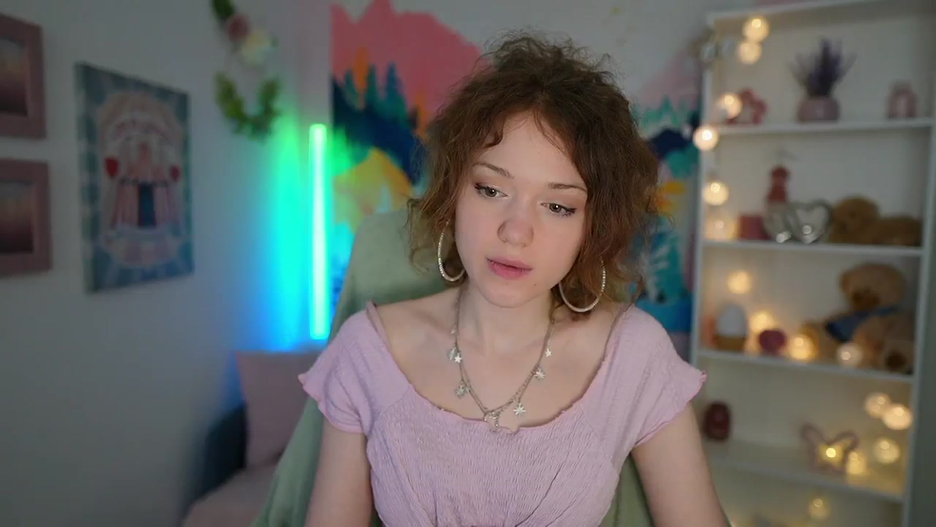 Gallery image thumbnail from Eva_grey18's myfreecams stream on, 05/20/2024, 23:23 image 20 of 20