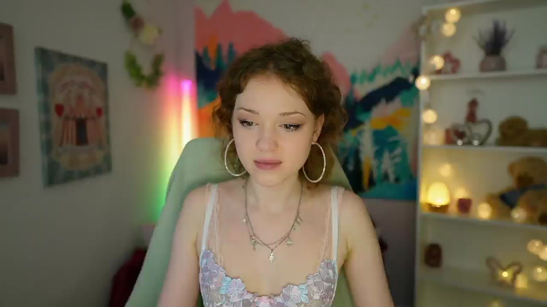 Gallery image thumbnail from Eva_grey18's myfreecams stream on, 05/25/2024, 18:32 image 10 of 20