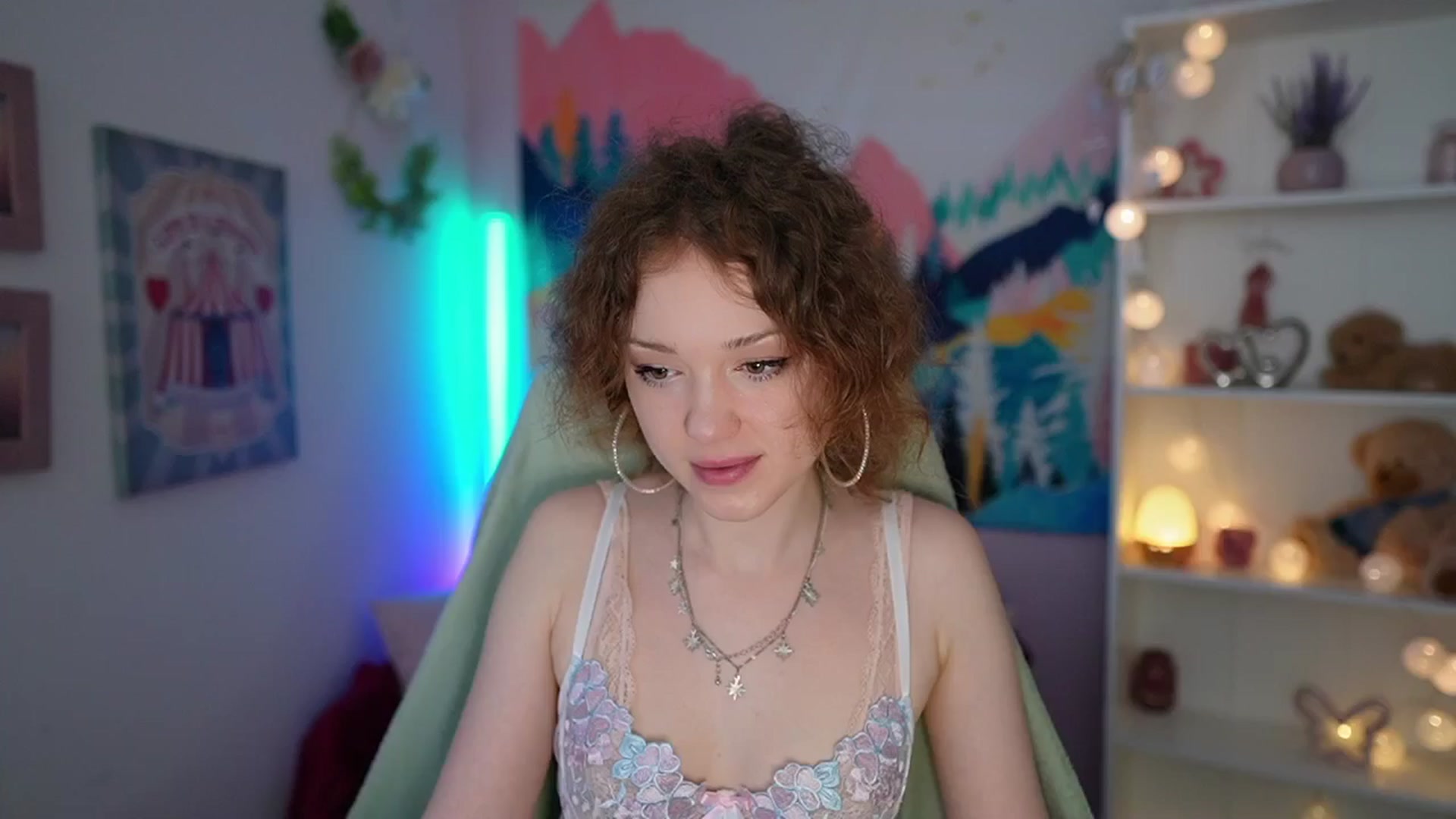 Gallery image thumbnail from Eva_grey18's myfreecams stream on, 05/25/2024, 21:22 image 5 of 20