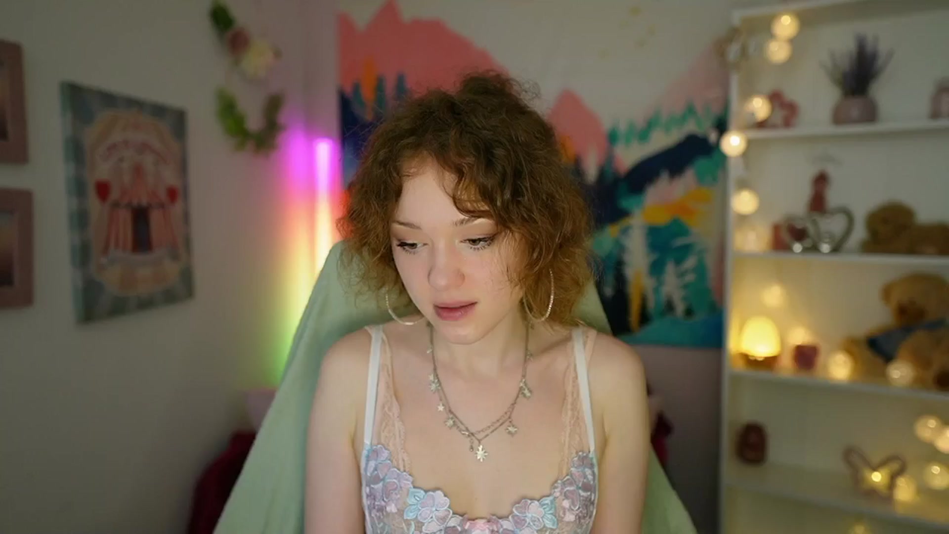 Gallery image thumbnail from Eva_grey18's myfreecams stream on, 05/25/2024, 21:22 image 7 of 20