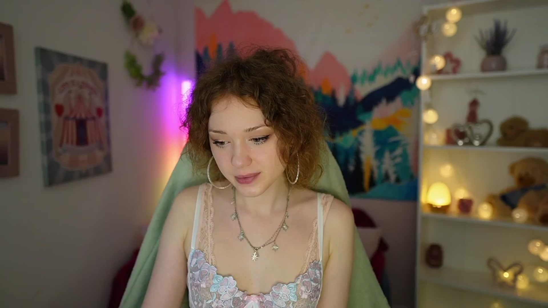 Gallery image thumbnail from Eva_grey18's myfreecams stream on, 05/25/2024, 21:22 image 18 of 20