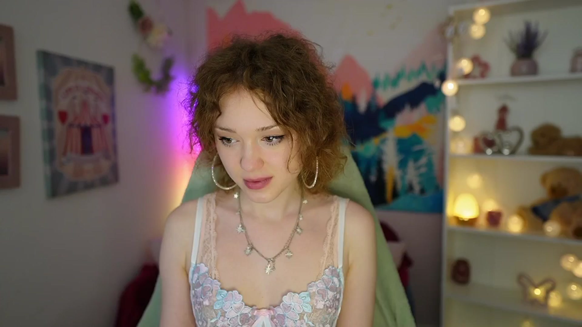 Gallery image thumbnail from Eva_grey18's myfreecams stream on, 05/25/2024, 22:29 image 17 of 20