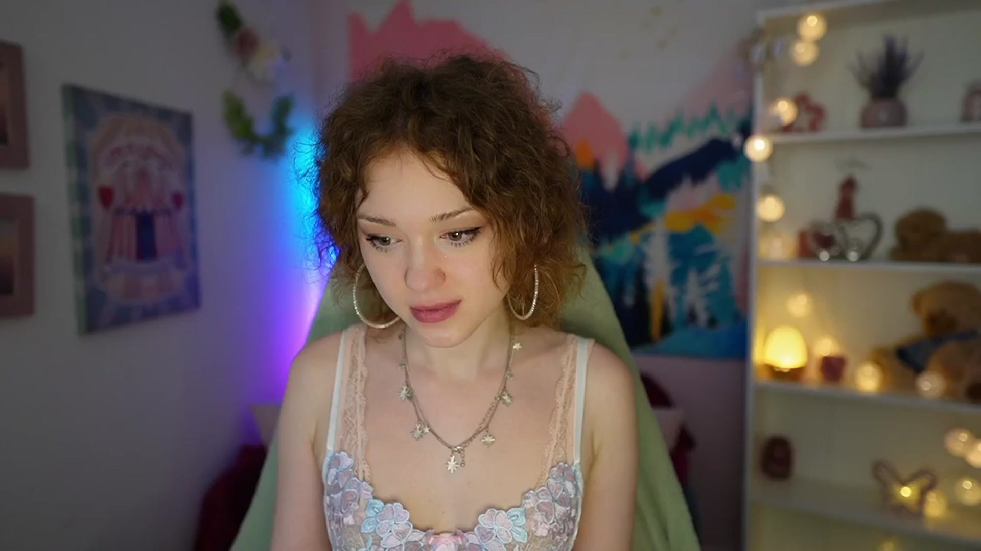 Gallery image thumbnail from Eva_grey18's myfreecams stream on, 05/25/2024, 22:29 image 18 of 20