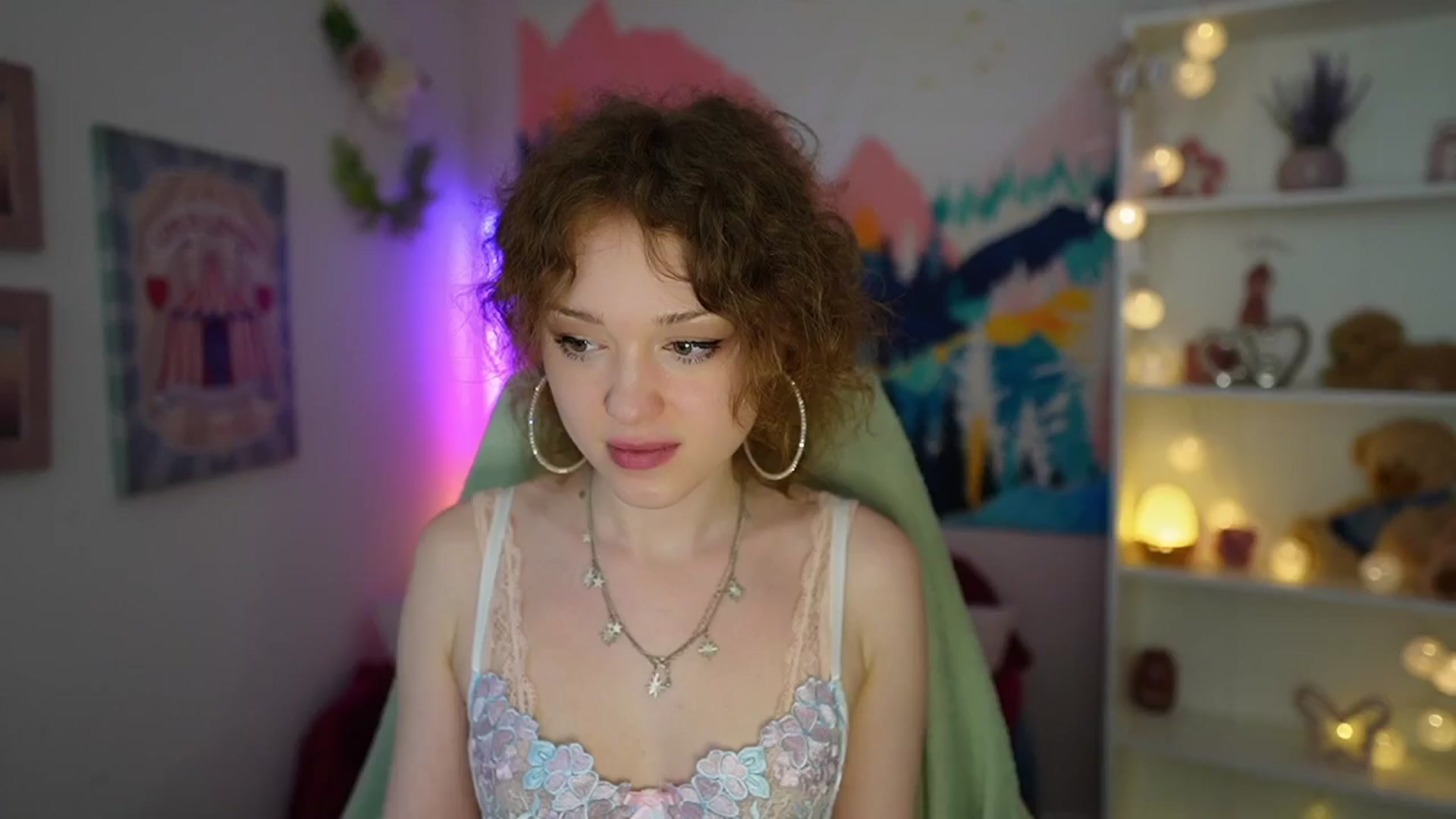 Gallery image thumbnail from Eva_grey18's myfreecams stream on, 05/25/2024, 22:29 image 14 of 20