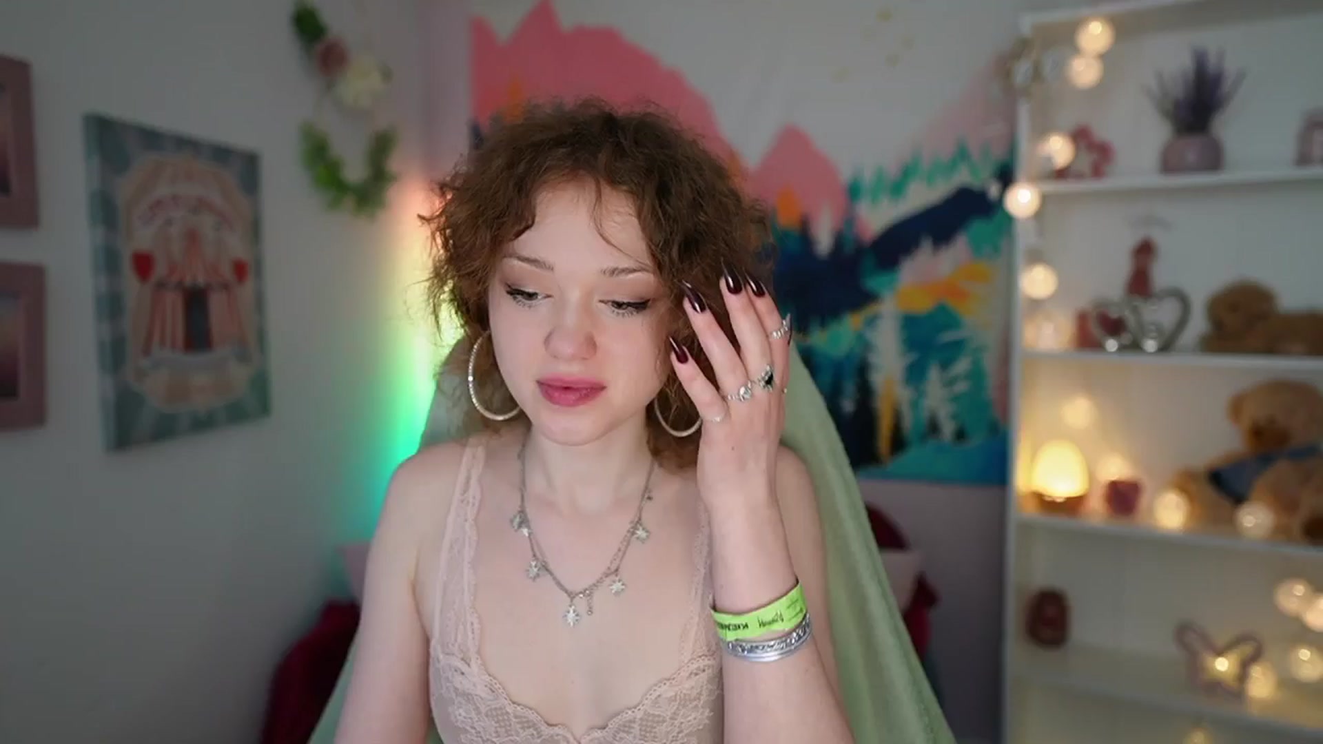 Gallery image thumbnail from Eva_grey18's myfreecams stream on, 05/25/2024, 23:20 image 2 of 20