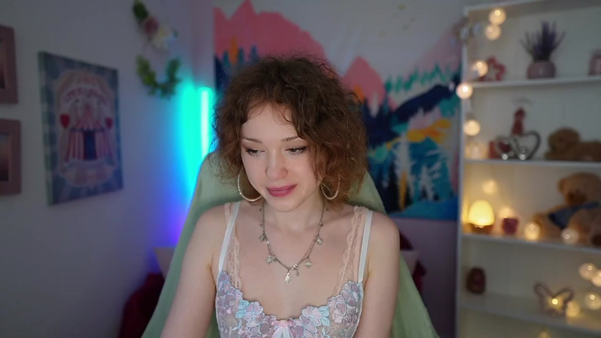 Gallery image thumbnail from Eva_grey18's myfreecams stream on, 05/25/2024, 23:20 image 18 of 20