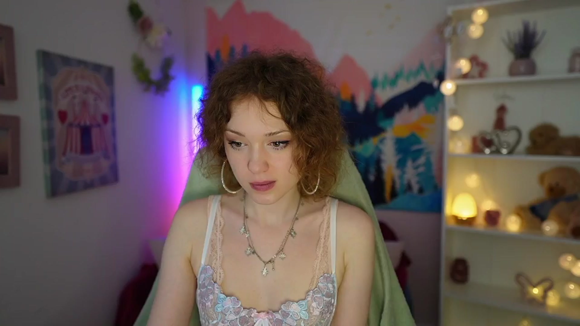 Gallery image thumbnail from Eva_grey18's myfreecams stream on, 05/25/2024, 23:20 image 7 of 20