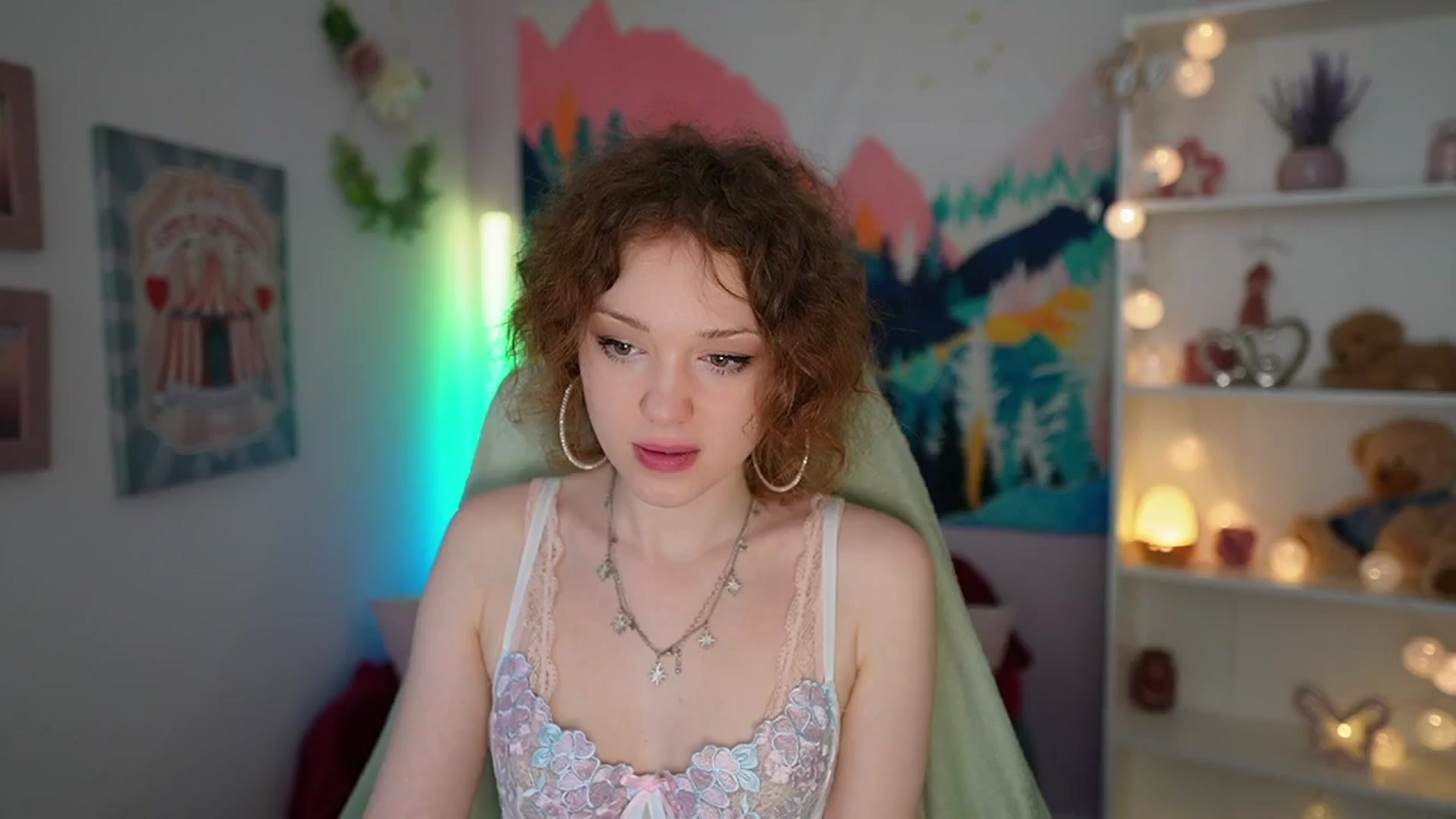 Gallery image thumbnail from Eva_grey18's myfreecams stream on, 05/25/2024, 23:20 image 8 of 20