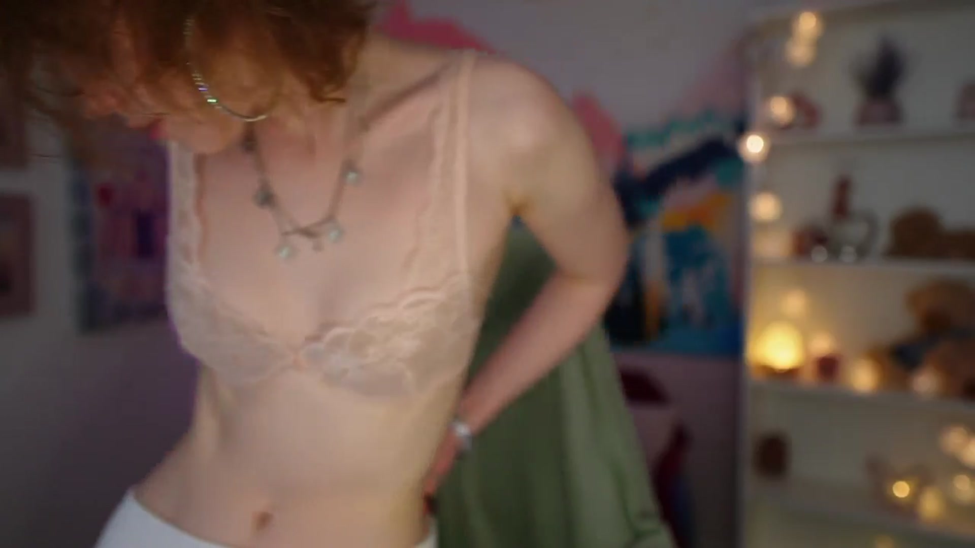 Gallery image thumbnail from Eva_grey18's myfreecams stream on, 05/26/2024, 01:50 image 17 of 20