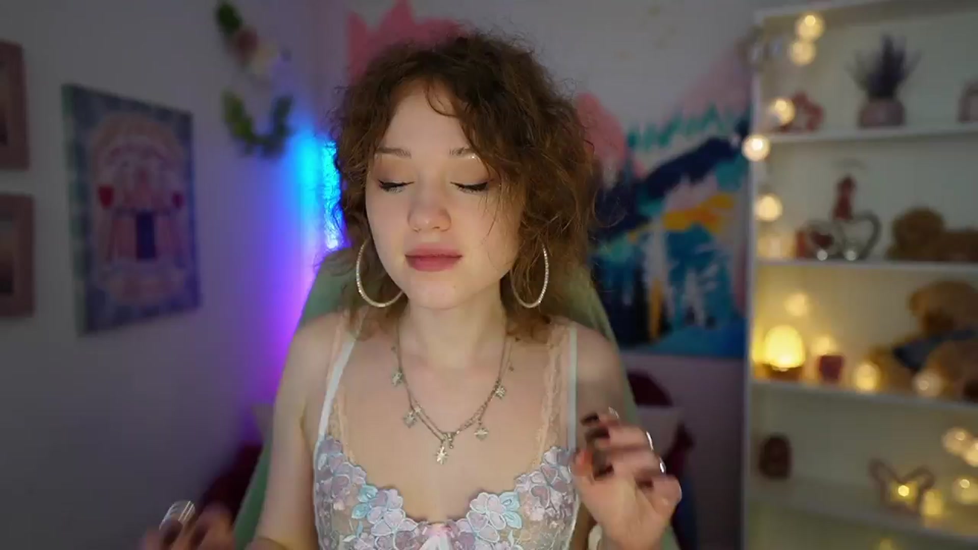Gallery image thumbnail from Eva_grey18's myfreecams stream on, 05/26/2024, 01:50 image 3 of 20
