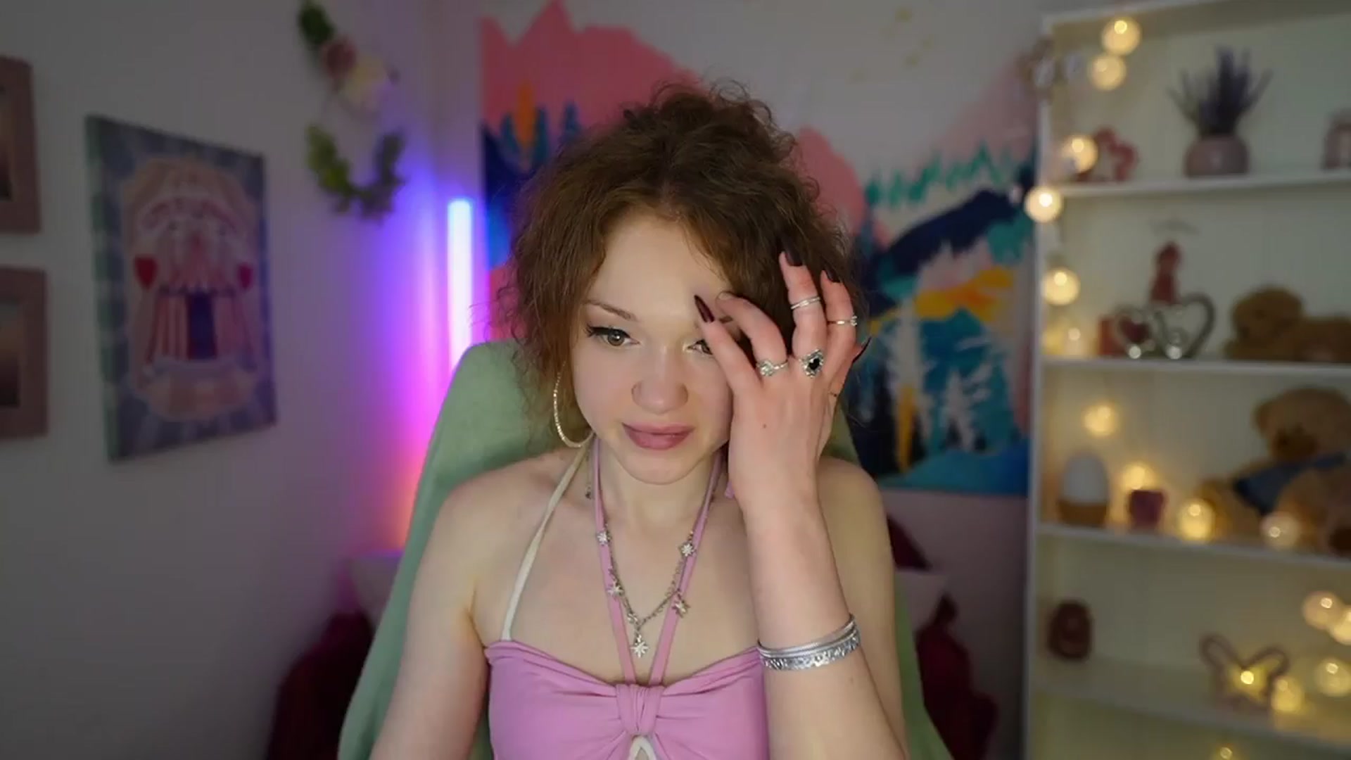 Gallery image thumbnail from Eva_grey18's myfreecams stream on, 05/26/2024, 19:08 image 9 of 20