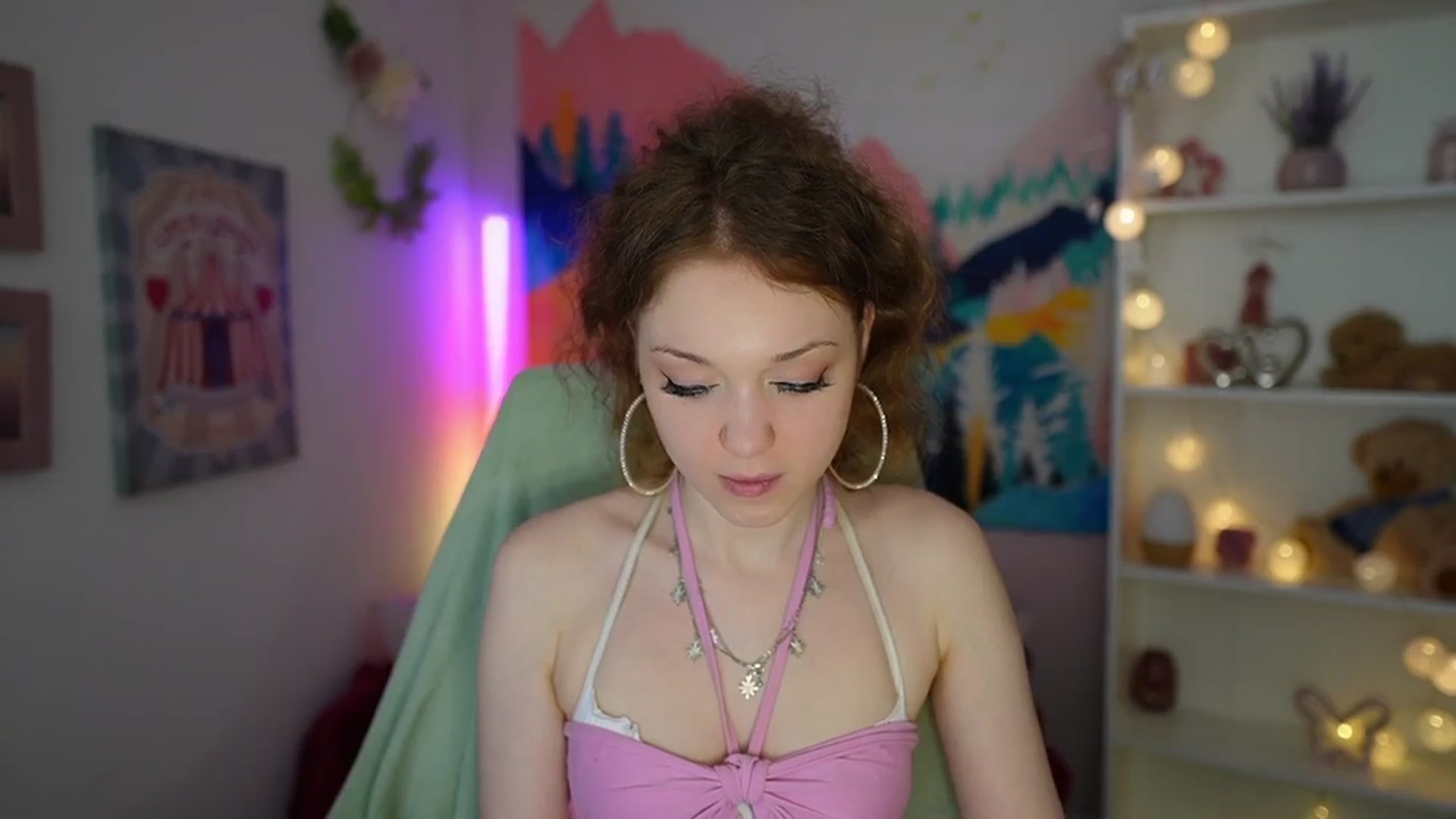 Gallery image thumbnail from Eva_grey18's myfreecams stream on, 05/26/2024, 20:08 image 13 of 20