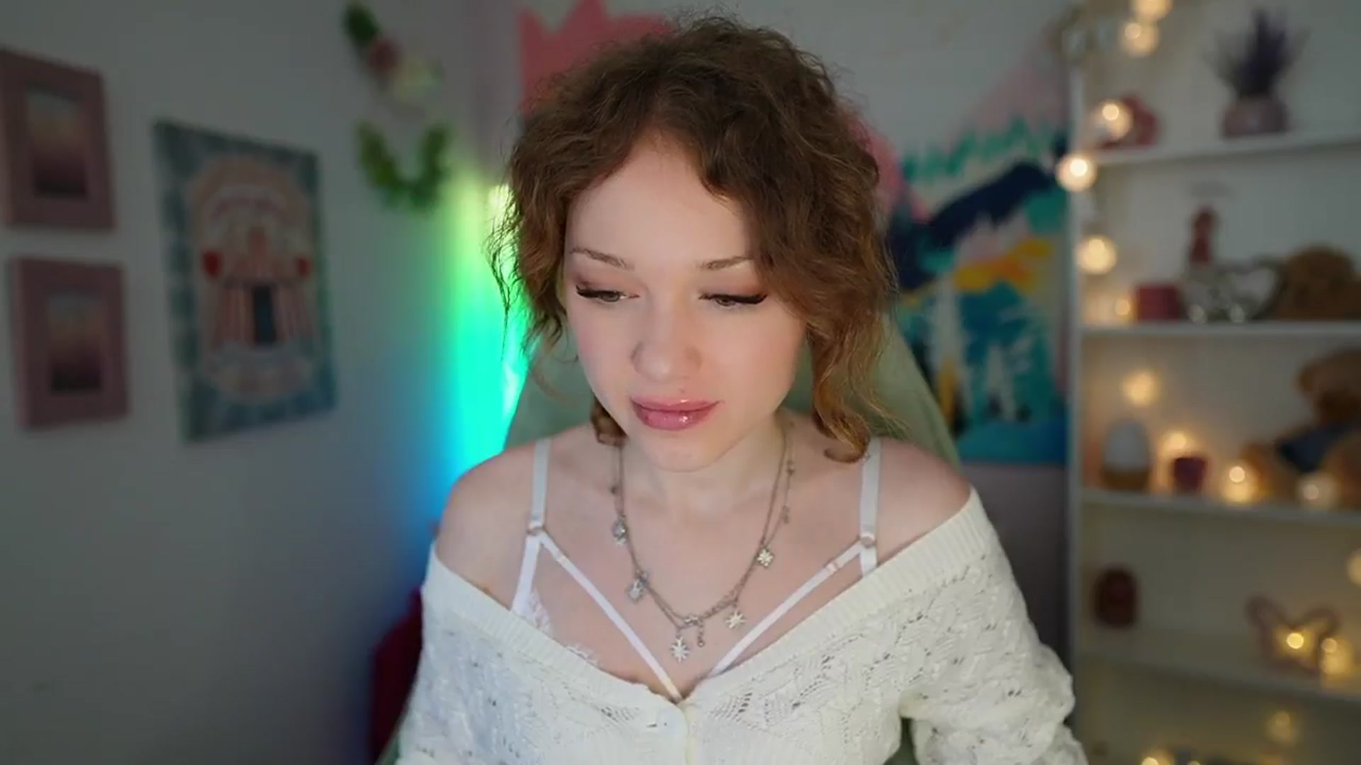Gallery image thumbnail from Eva_grey18's myfreecams stream on, 06/02/2024, 19:08 image 12 of 20