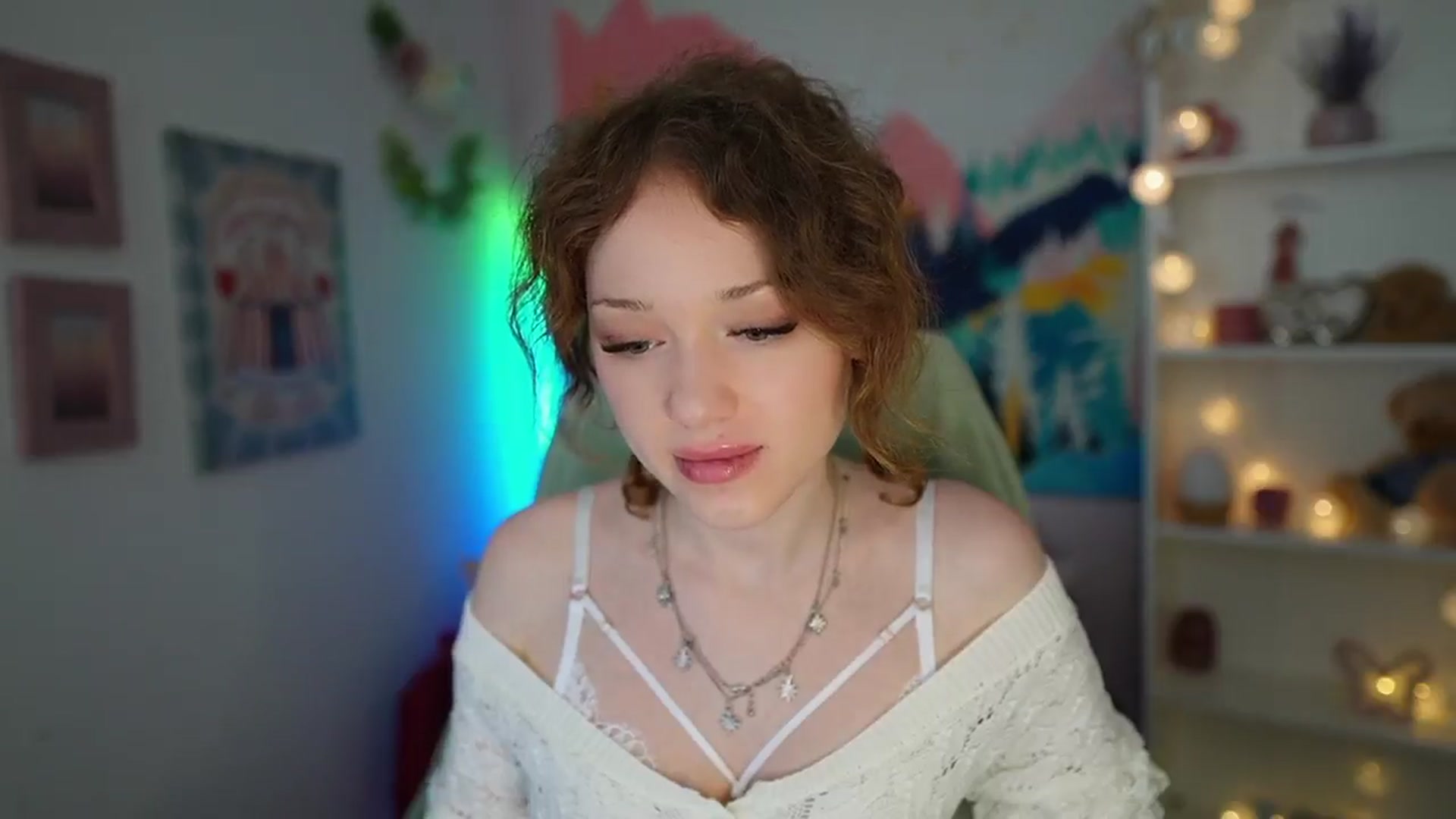 Gallery image thumbnail from Eva_grey18's myfreecams stream on, 06/02/2024, 19:08 image 16 of 20