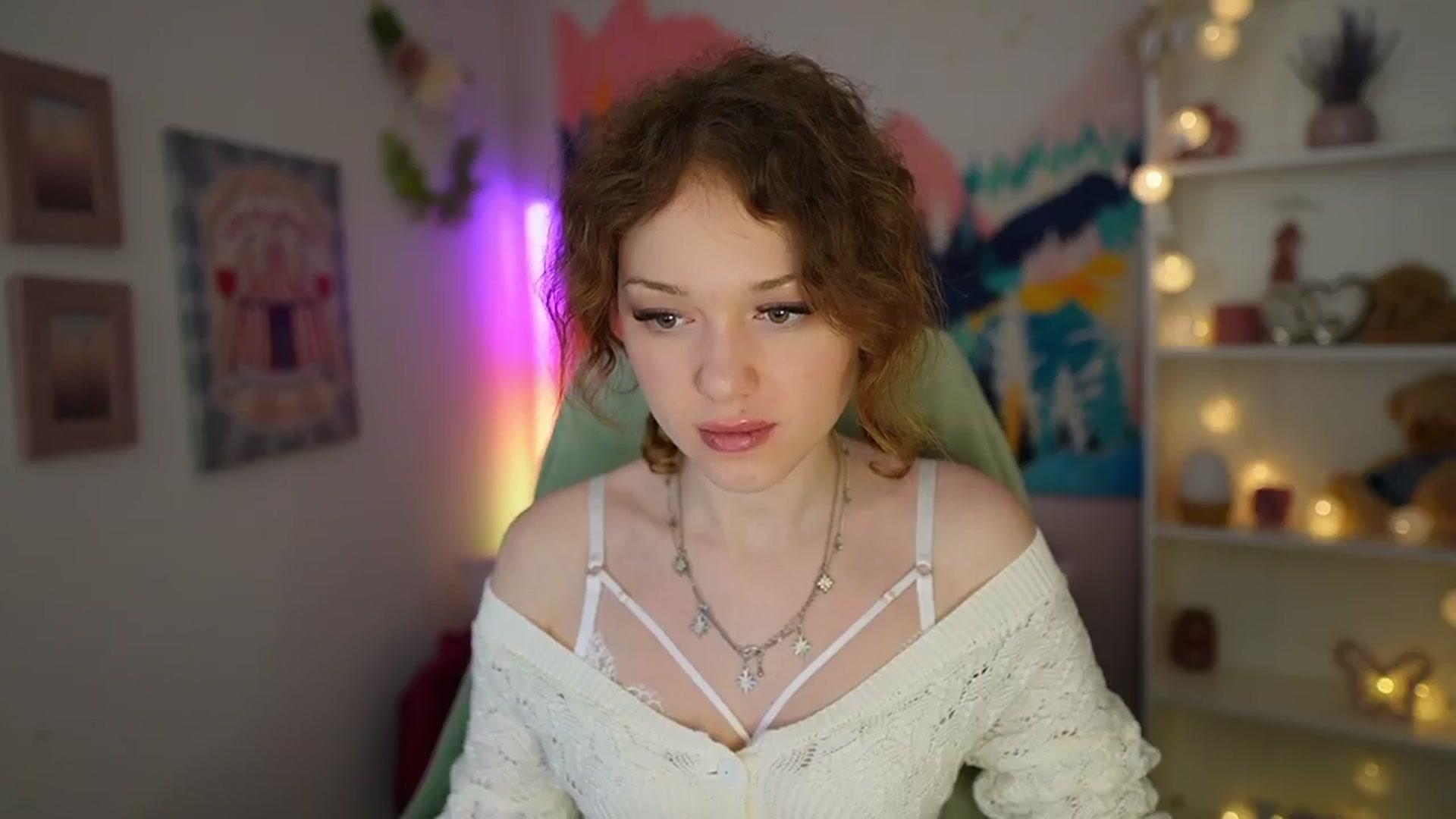 Gallery image thumbnail from Eva_grey18's myfreecams stream on, 06/02/2024, 19:08 image 18 of 20