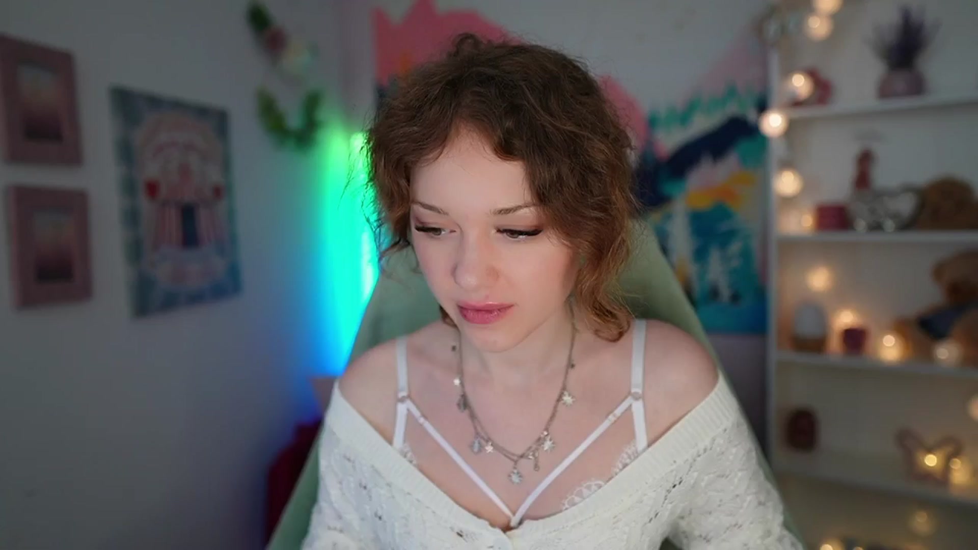 Gallery image thumbnail from Eva_grey18's myfreecams stream on, 06/02/2024, 20:40 image 7 of 20