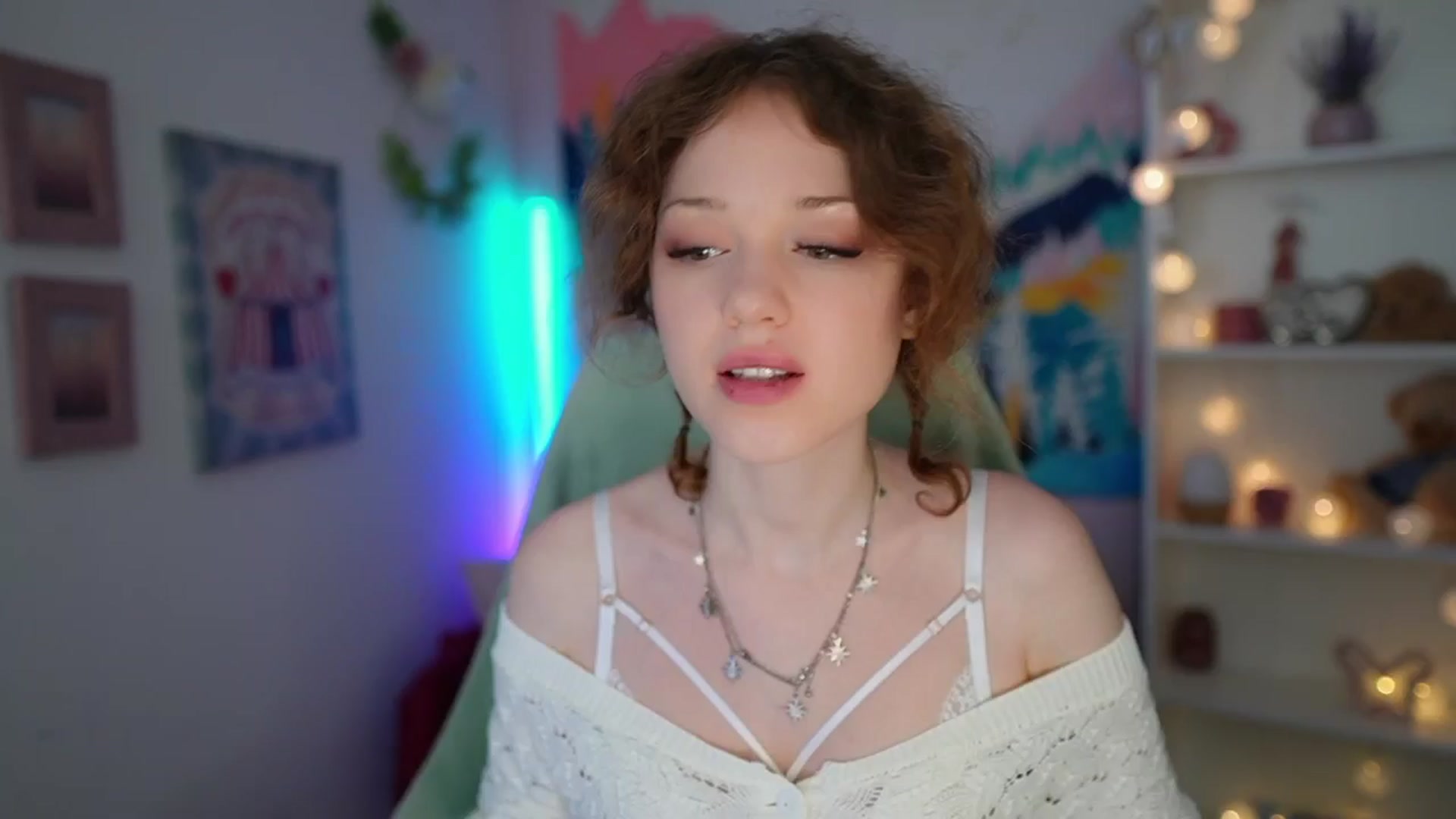 Gallery image thumbnail from Eva_grey18's myfreecams stream on, 06/02/2024, 20:40 image 20 of 20