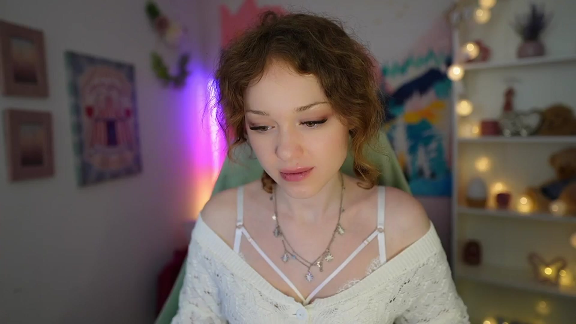 Gallery image thumbnail from Eva_grey18's myfreecams stream on, 06/02/2024, 20:40 image 9 of 20
