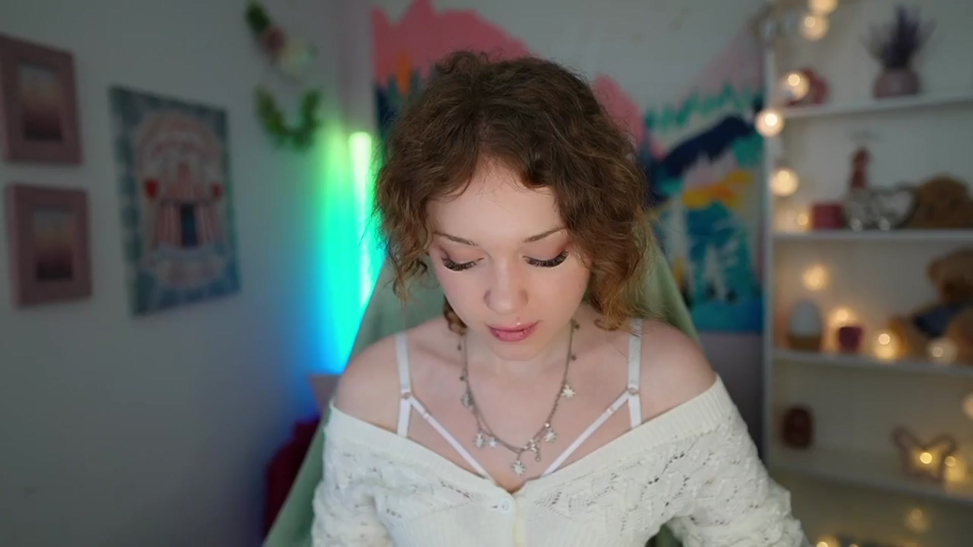 Gallery image thumbnail from Eva_grey18's myfreecams stream on, 06/02/2024, 20:40 image 11 of 20