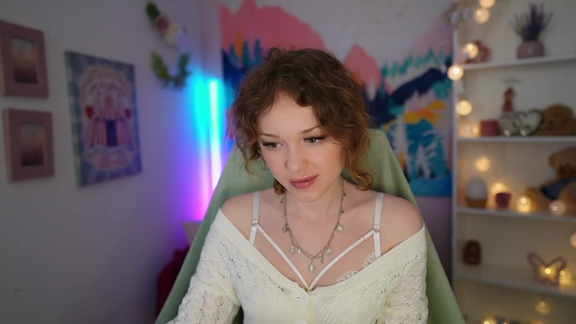 Gallery image thumbnail from Eva_grey18's myfreecams stream on, 06/02/2024, 20:40 image 8 of 20