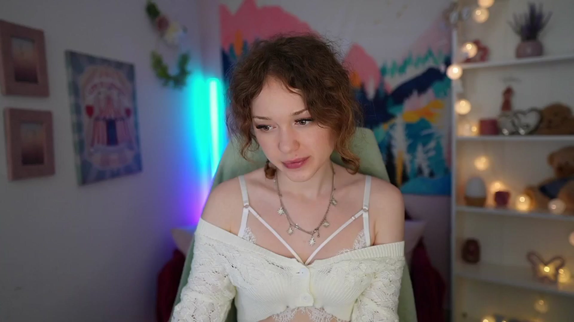 Gallery image thumbnail from Eva_grey18's myfreecams stream on, 06/02/2024, 21:57 image 18 of 20