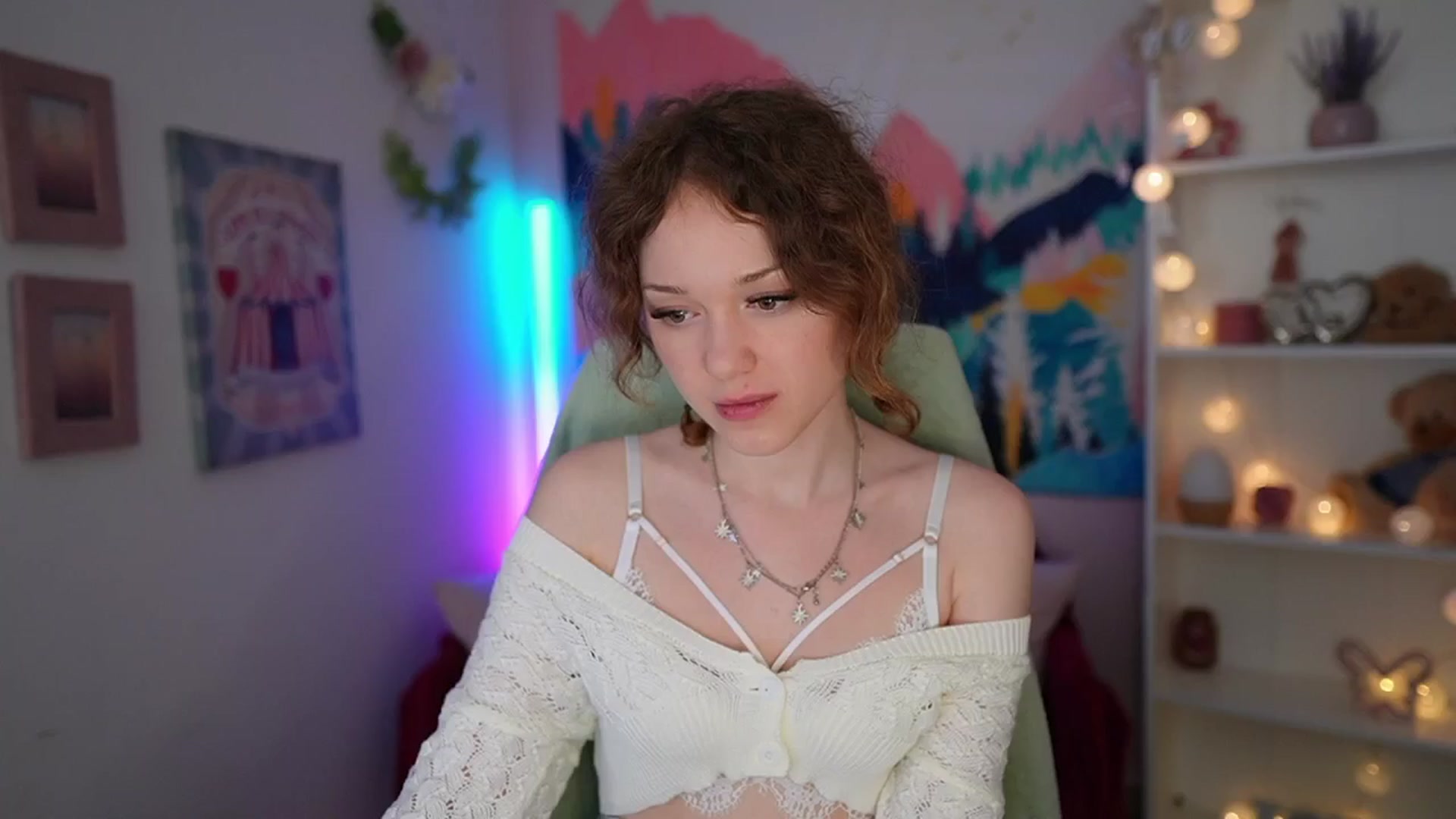 Gallery image thumbnail from Eva_grey18's myfreecams stream on, 06/02/2024, 21:57 image 17 of 20