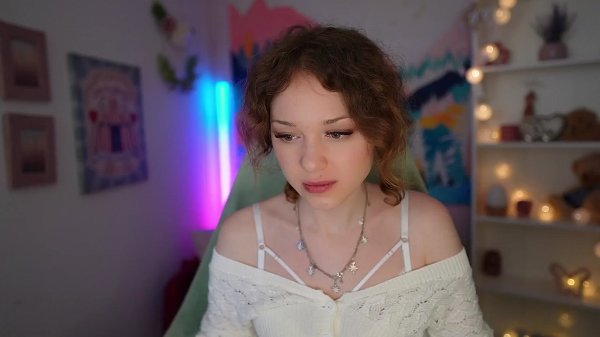 Gallery image thumbnail from Eva_grey18's myfreecams stream on, 06/02/2024, 21:57 image 2 of 20
