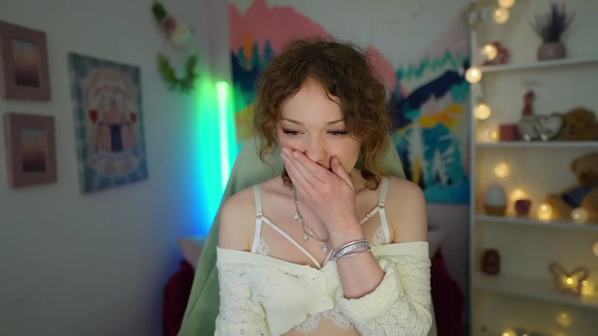 Gallery image thumbnail from Eva_grey18's myfreecams stream on, 06/02/2024, 21:57 image 20 of 20
