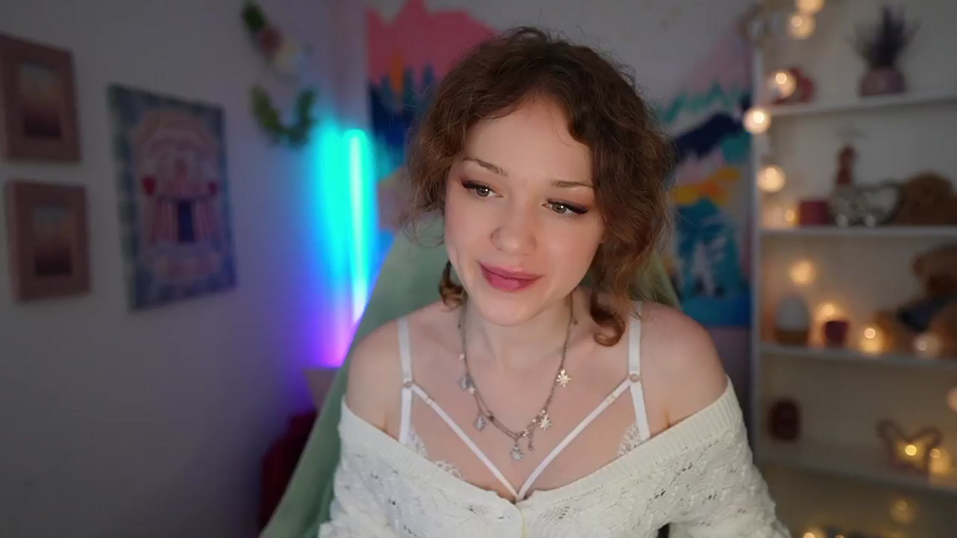 Gallery image thumbnail from Eva_grey18's myfreecams stream on, 06/02/2024, 21:57 image 4 of 20
