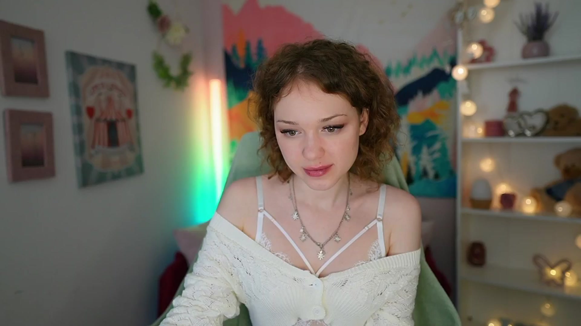 Gallery image thumbnail from Eva_grey18's myfreecams stream on, 06/02/2024, 23:33 image 15 of 20