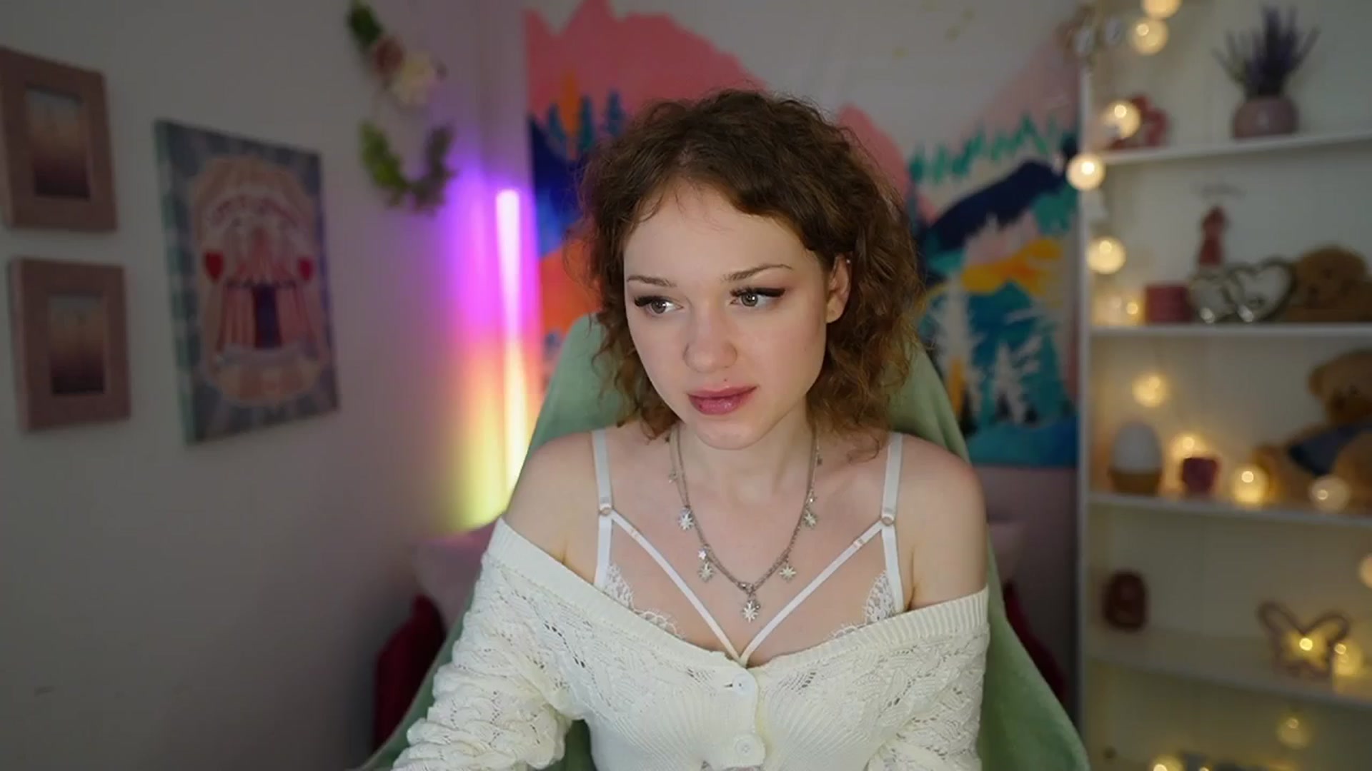 Gallery image thumbnail from Eva_grey18's myfreecams stream on, 06/02/2024, 23:33 image 16 of 20