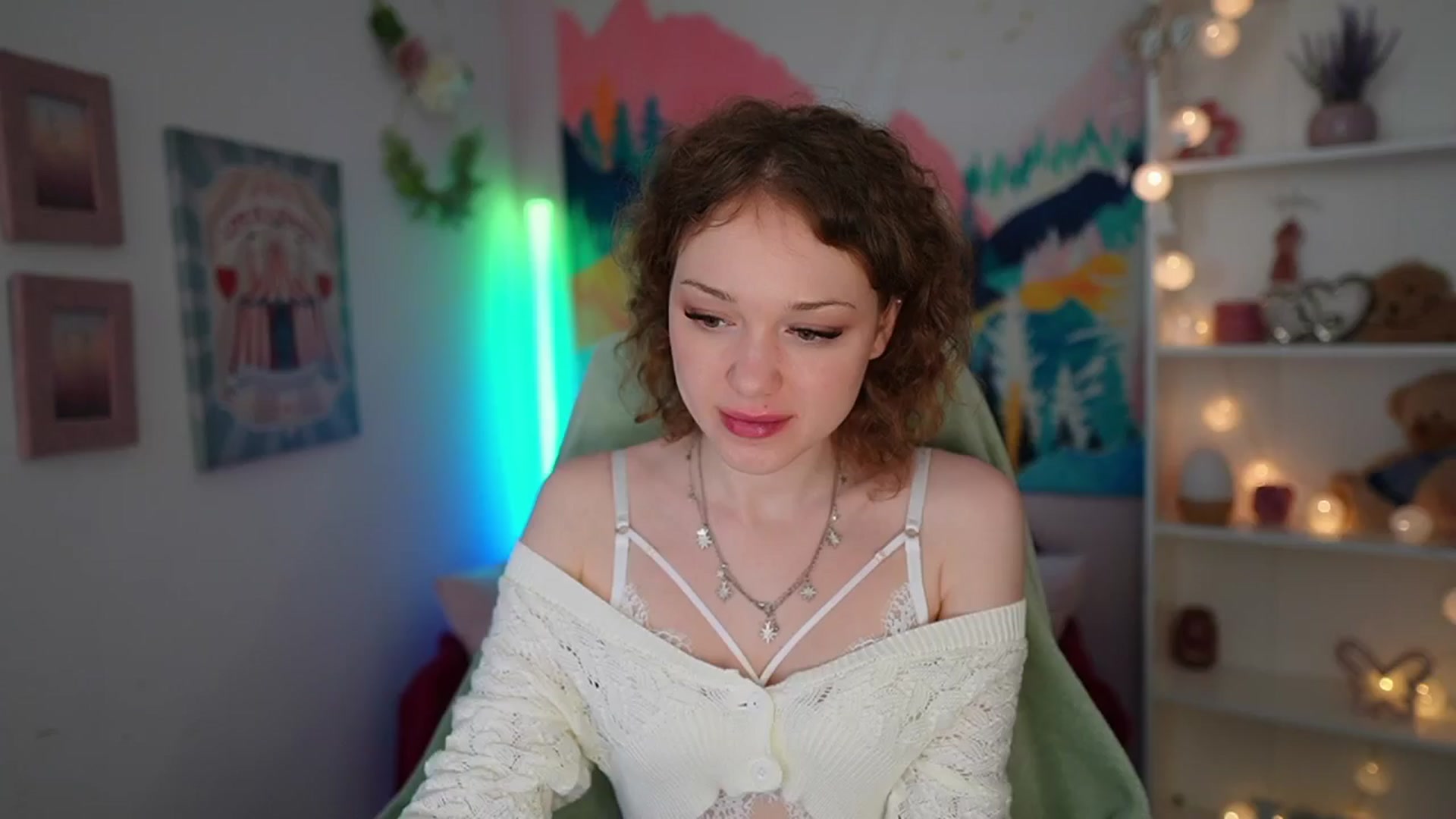 Gallery image thumbnail from Eva_grey18's myfreecams stream on, 06/02/2024, 23:33 image 14 of 20