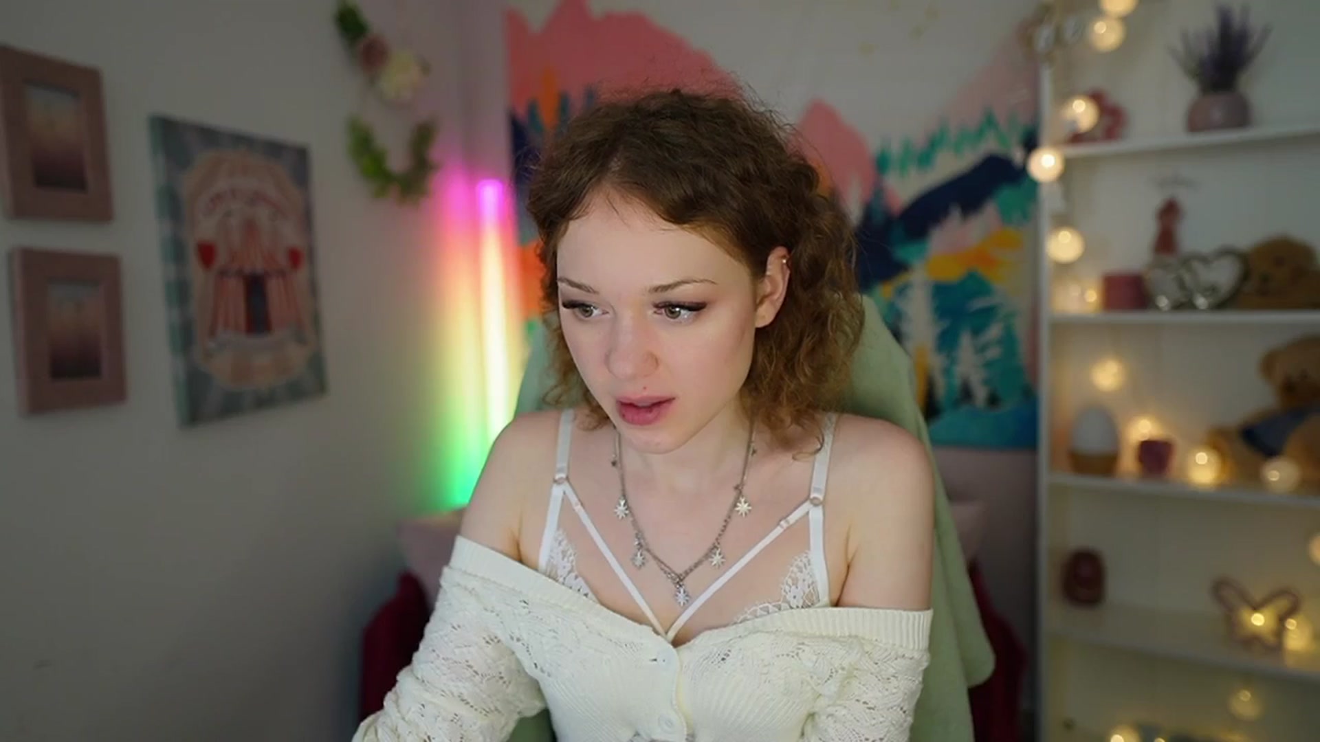 Gallery image thumbnail from Eva_grey18's myfreecams stream on, 06/03/2024, 03:32 image 12 of 20