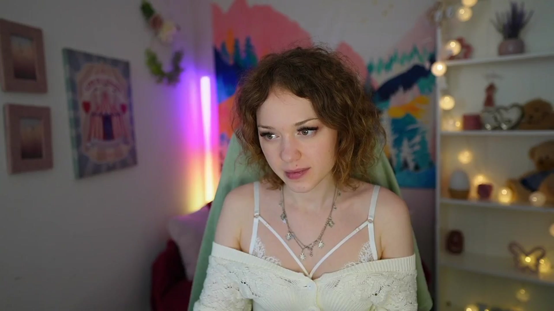 Gallery image thumbnail from Eva_grey18's myfreecams stream on, 06/03/2024, 03:32 image 18 of 20