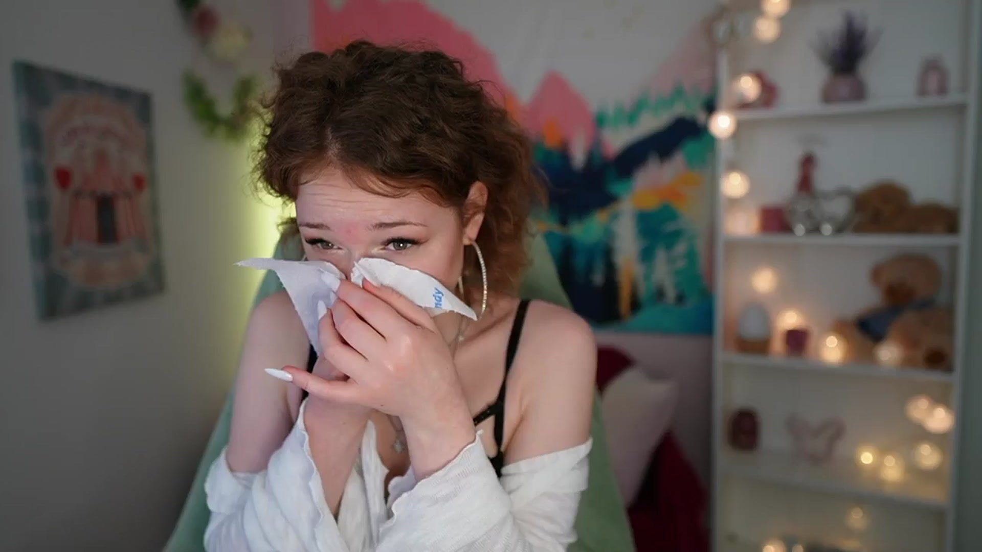 Gallery image thumbnail from Eva_grey18's myfreecams stream on, 06/05/2024, 18:34 image 16 of 20
