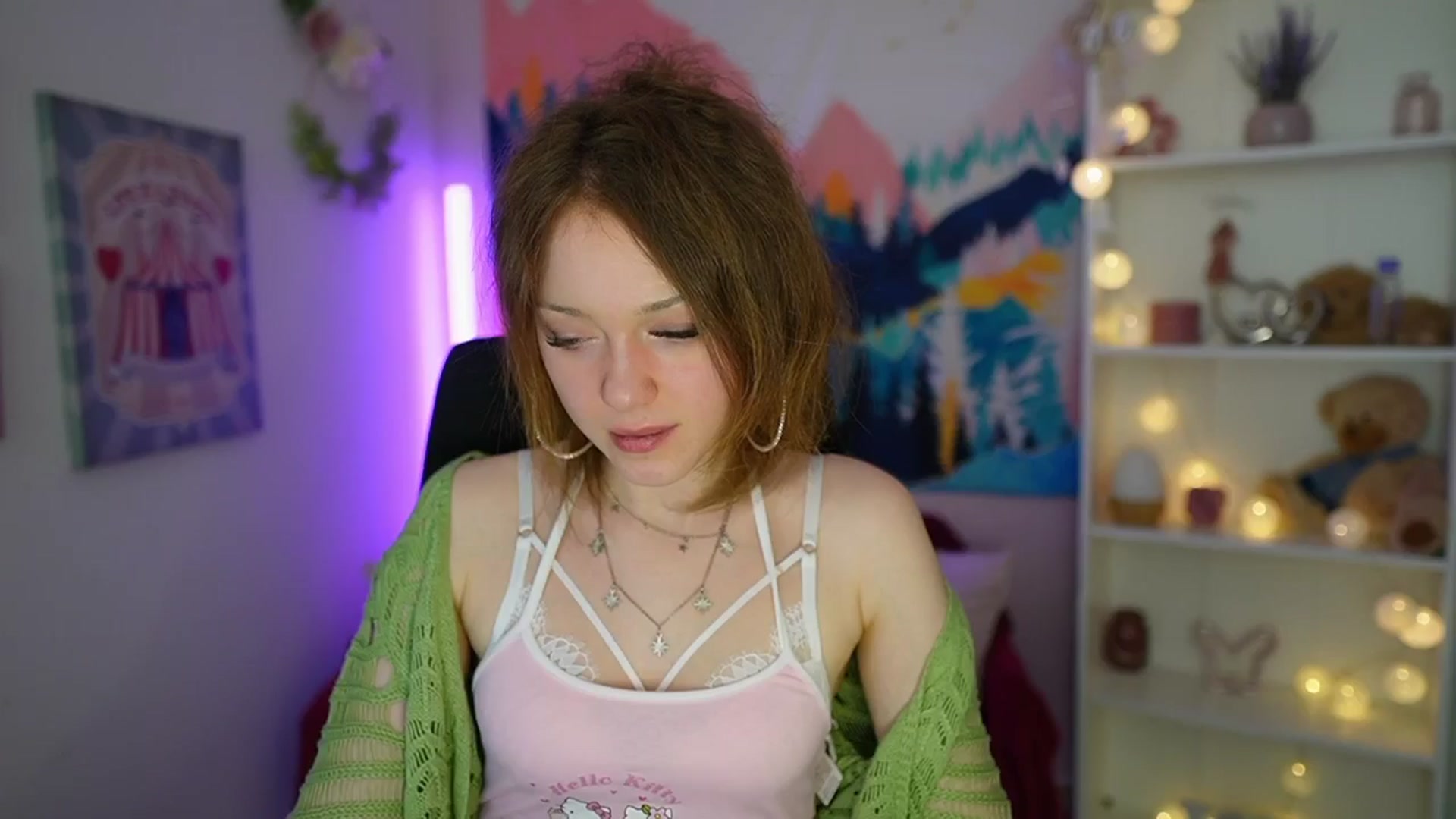 Gallery image thumbnail from Eva_grey18's myfreecams stream on, 06/06/2024, 19:39 image 18 of 20