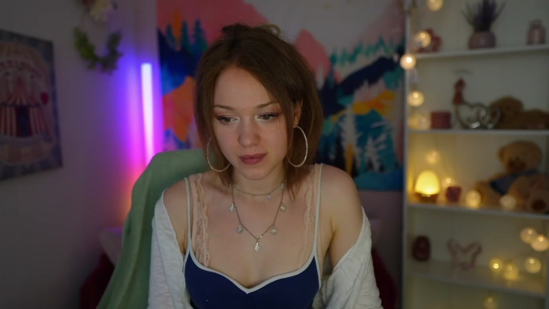 Gallery image thumbnail from Eva_grey18's myfreecams stream on, 06/07/2024, 19:30 image 16 of 20