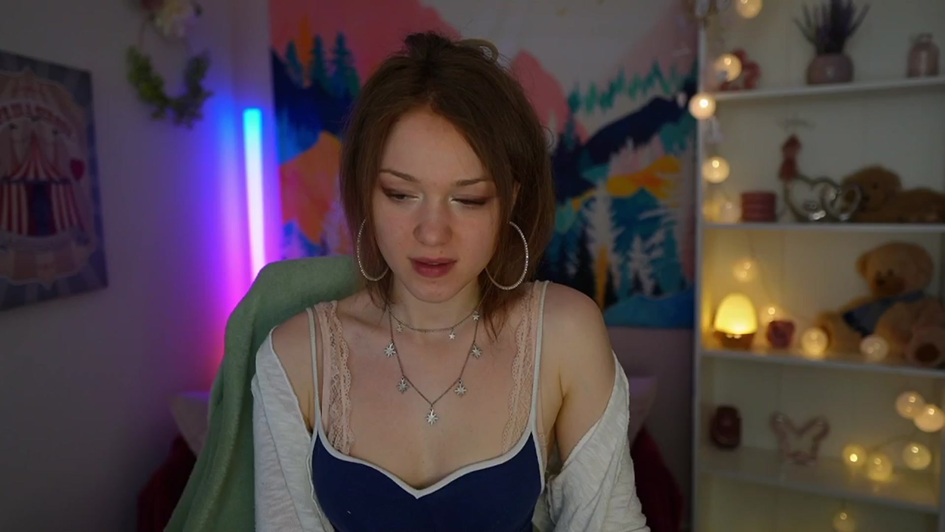 Gallery image thumbnail from Eva_grey18's myfreecams stream on, 06/07/2024, 19:30 image 13 of 20