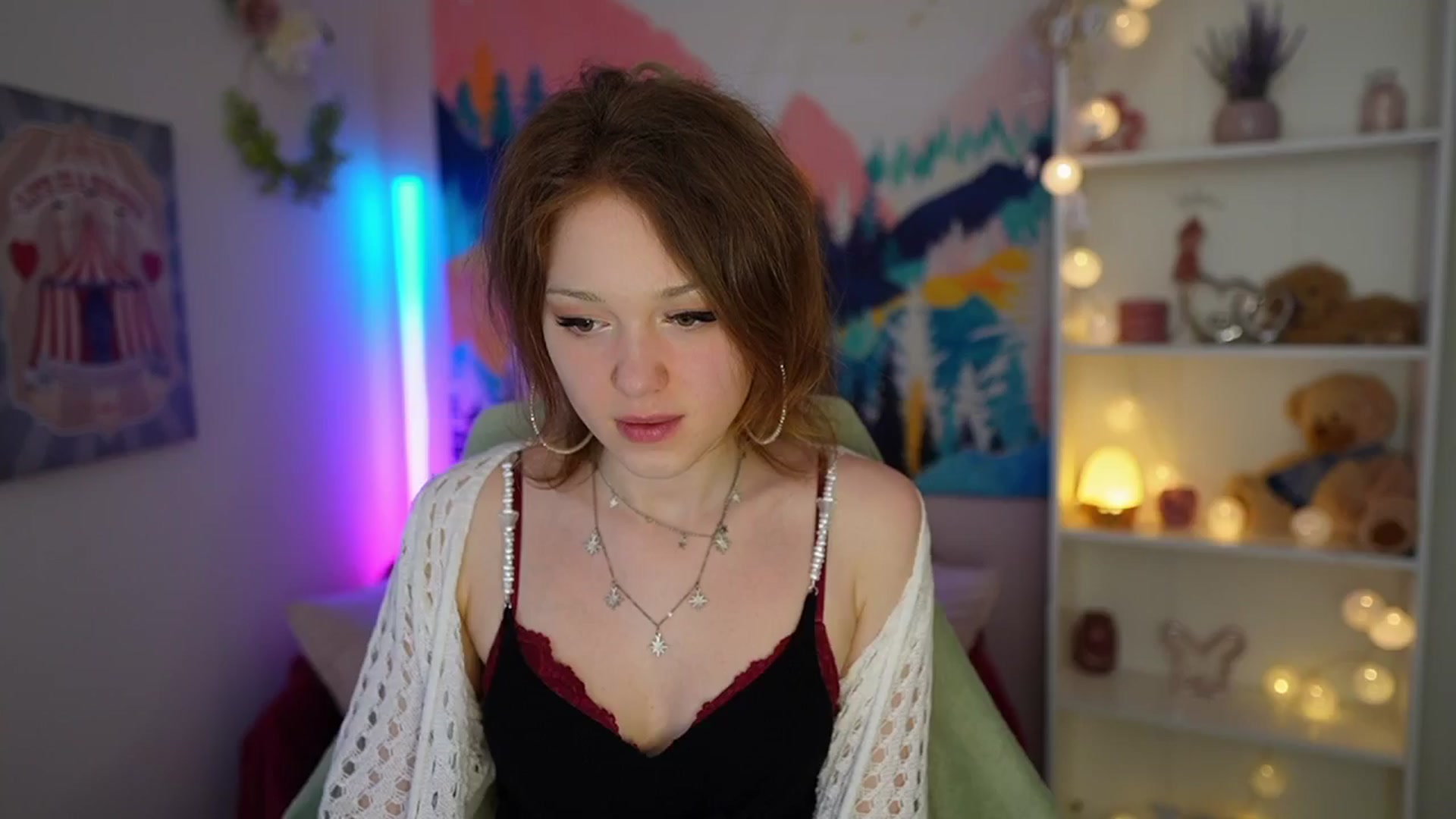 Gallery image thumbnail from Eva_grey18's myfreecams stream on, 06/08/2024, 18:56 image 6 of 20